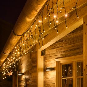 Eisregenlichter 3 x h 0,5 m, 114 warmweiße MaxiLEDs, grünes Kabel, erweiterbar, IP67