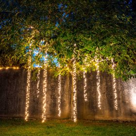 Cascade de lumière Connect+ 3 rubans, 600 led blanc chaud, câble vert, prolongeable