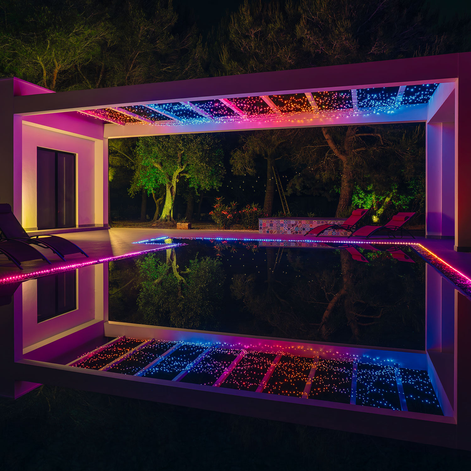 Guirlande Twinkly Plus RGB et Blanc chaud, 25 mètres, 250 Pixel Led, câble noir 7 Guirlande Twinkly Plus RGB et Blanc chaud, 25 mètres, 250 Pixel Led, câble noir 7
