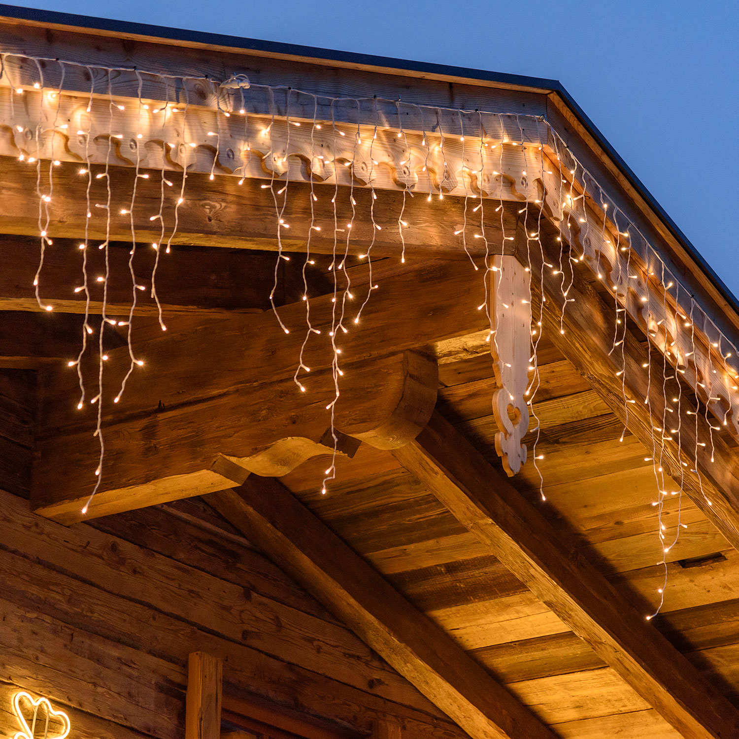 Eisregen-Lichterkette 4,5 x h 1,2 m, 300 LEDs warmweiß Eisregen-Lichterkette 4,5 x h 1,2 m, 300 LEDs warmweiß