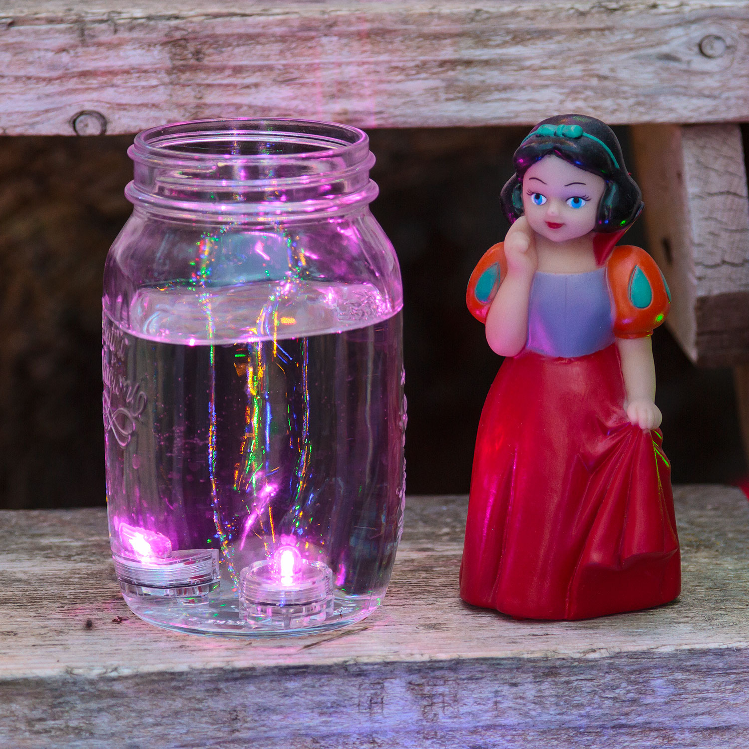 2 LED-Teelichter mit Batterie, farbwechselnd 4 2 LED-Teelichter mit Batterie, farbwechselnd 4