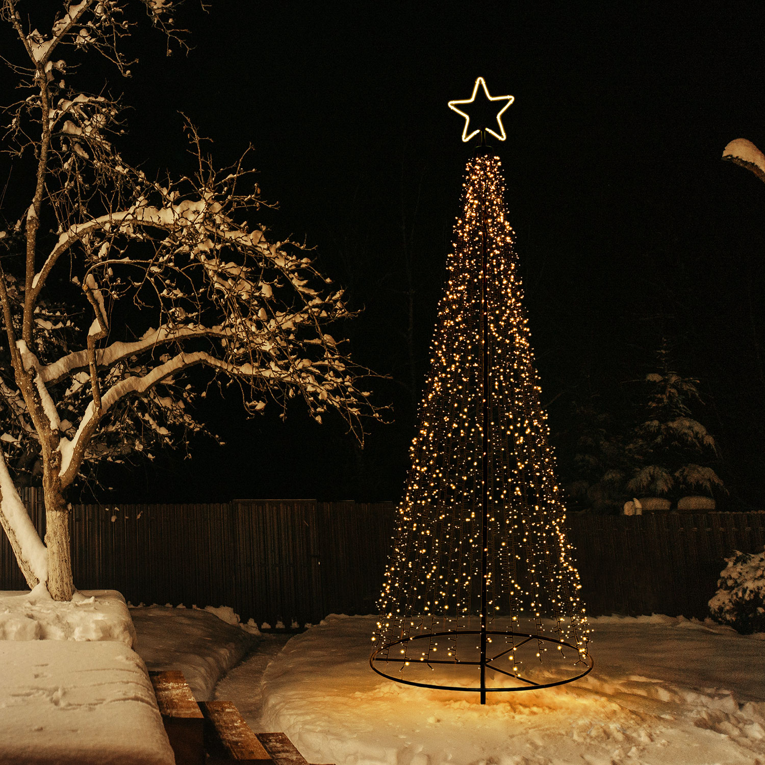Faltbarer Kegelbaum, 2800 LEDs warmweiß, h. 280 cm, grünes Kabel 1 Faltbarer Kegelbaum, 2800 LEDs warmweiß, h. 280 cm, grünes Kabel 1