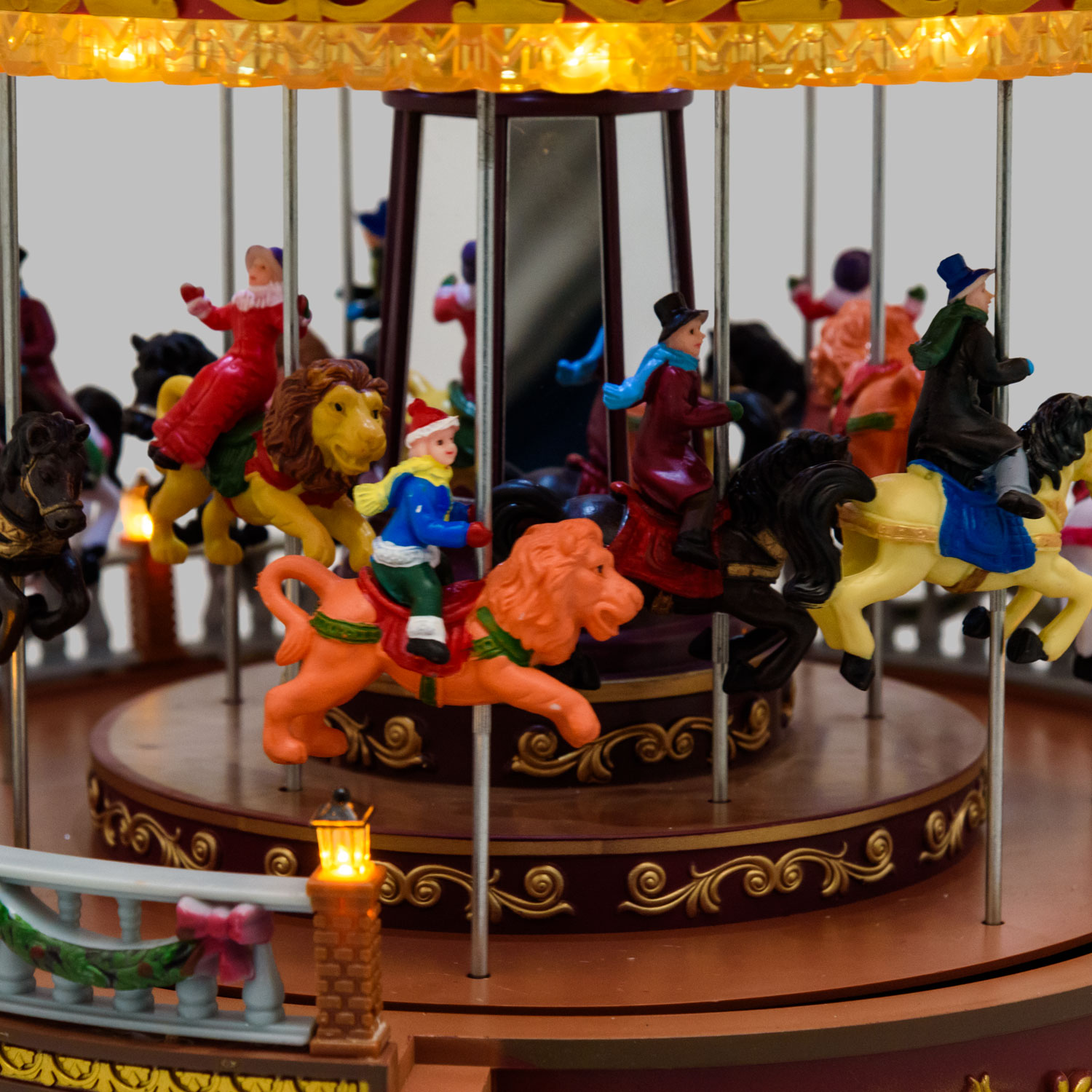Villaggio di Natale, Giostra rotante con Cavalli in movimento verticale, h. 31 cm, musiche natalizie 8 Villaggio di Natale, Giostra rotante con Cavalli in movimento verticale, h. 31 cm, musiche natalizie 8