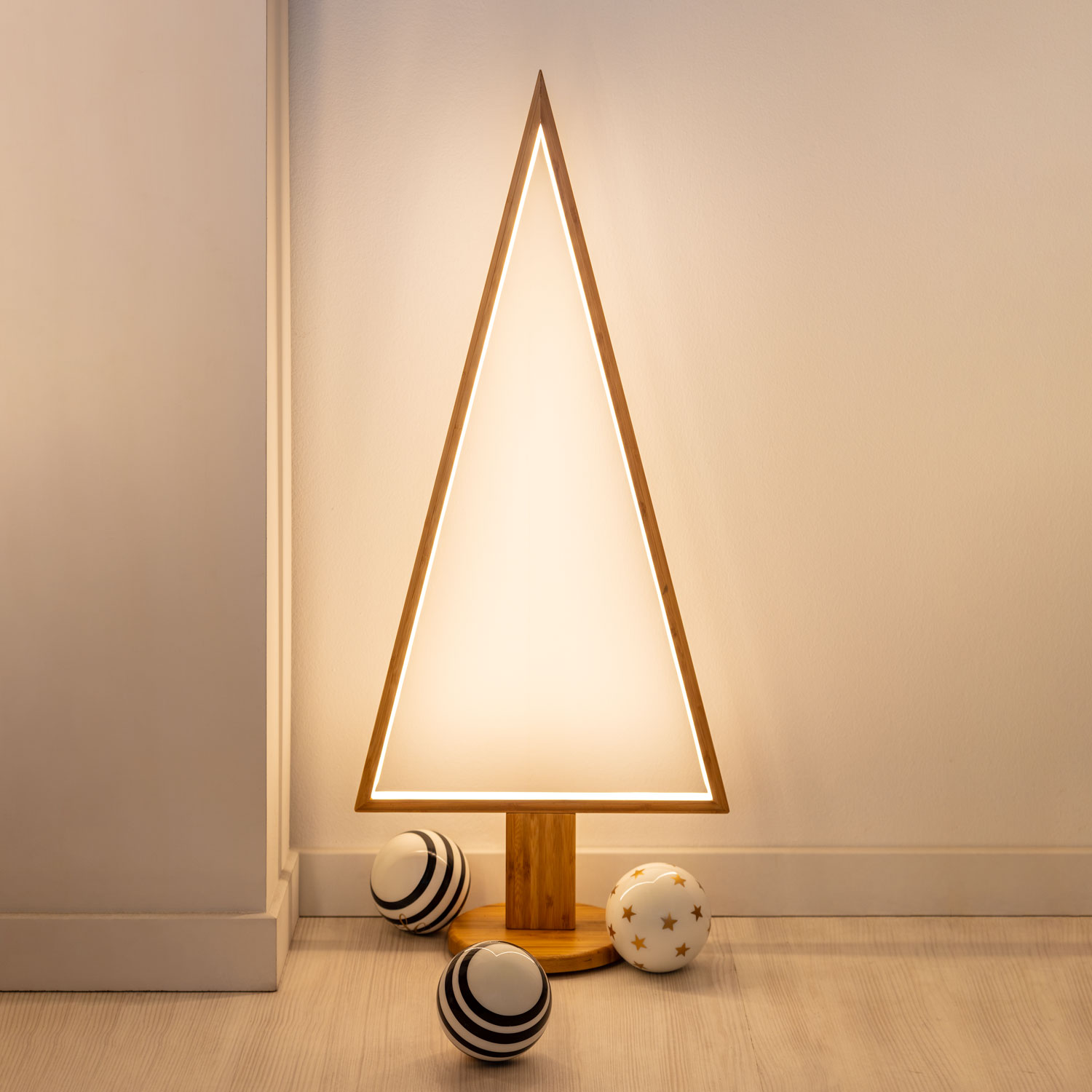 75cm Natural Wood Chrismas Tree with Base, Design Wood Lights, Warm White Leds 75cm Natural Wood Chrismas Tree with Base, Design Wood Lights, Warm White Leds