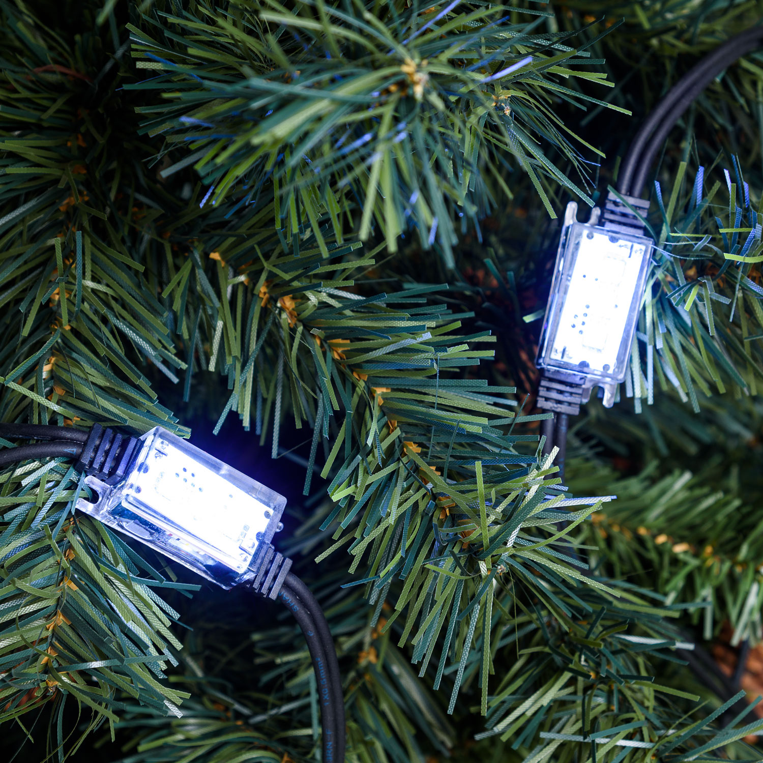Guirlande lumineuse de 10 mètres, 10 StroboLED blanc froid 7 Guirlande lumineuse de 10 mètres, 10 StroboLED blanc froid 7