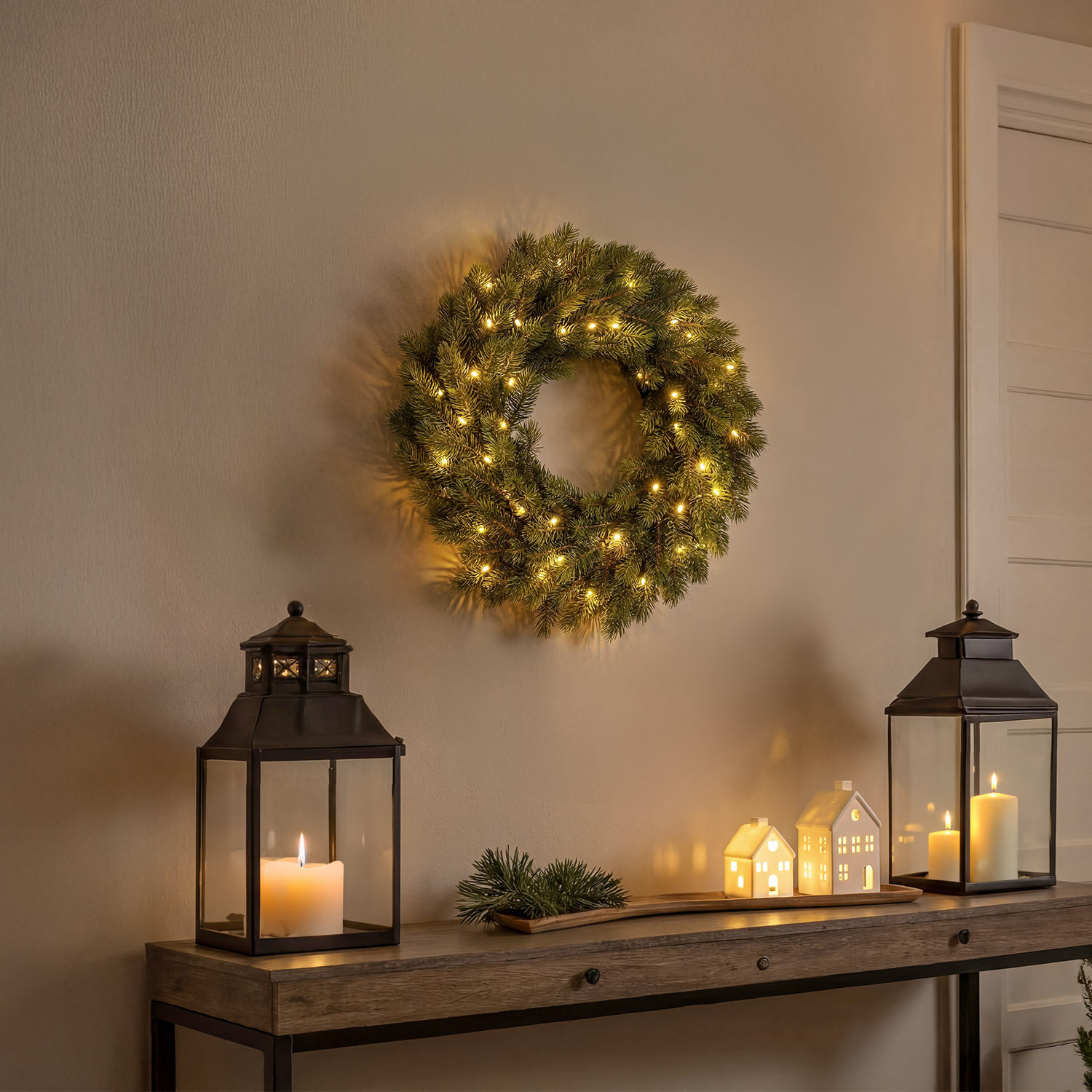 Alpino-Tannenkranz mit Batterie Ø 40 cm, 50 integrierte warmweiße LEDs