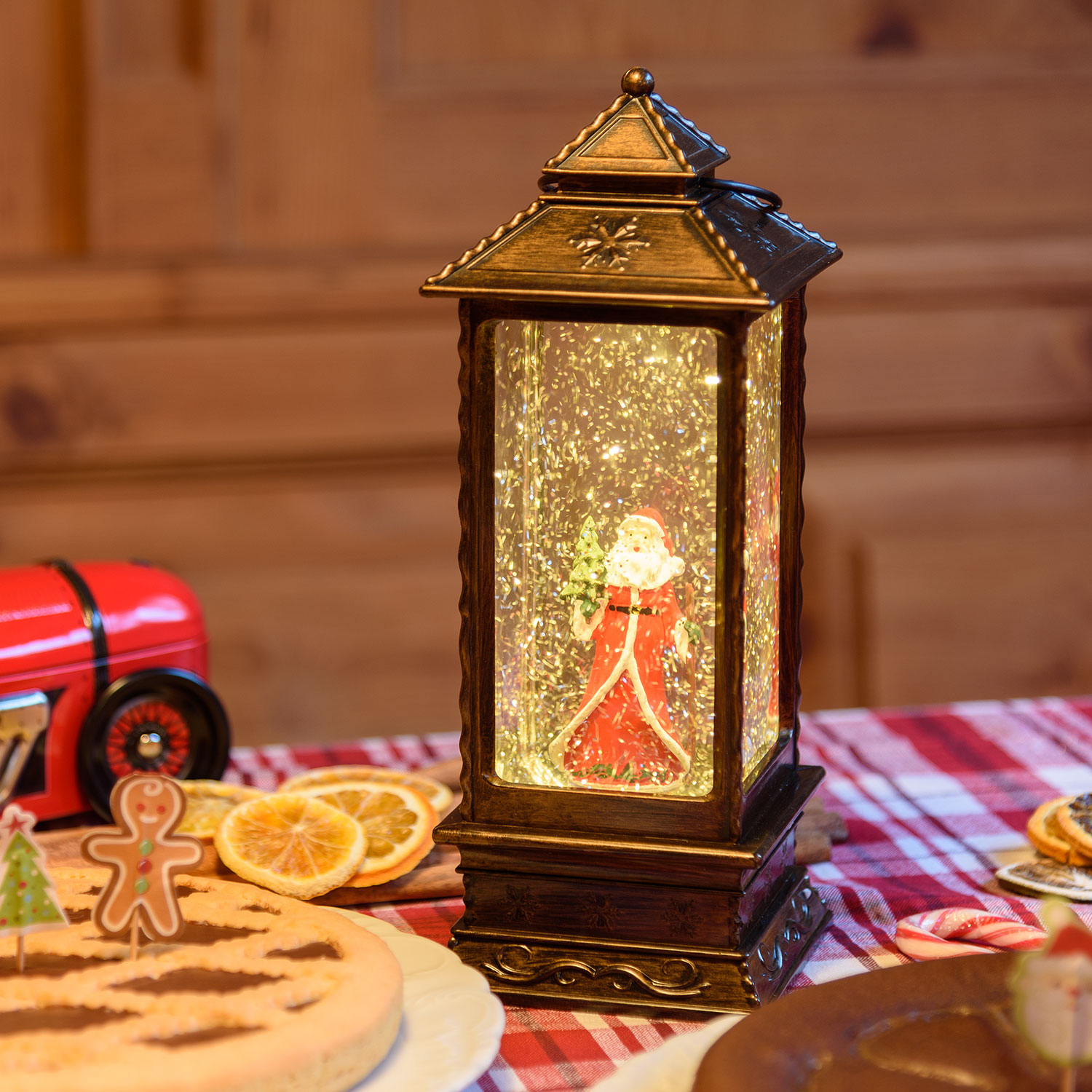 Eckige LED Weihnachtslaterne mit Wasser gefüllt Eckige LED Weihnachtslaterne mit Wasser gefüllt