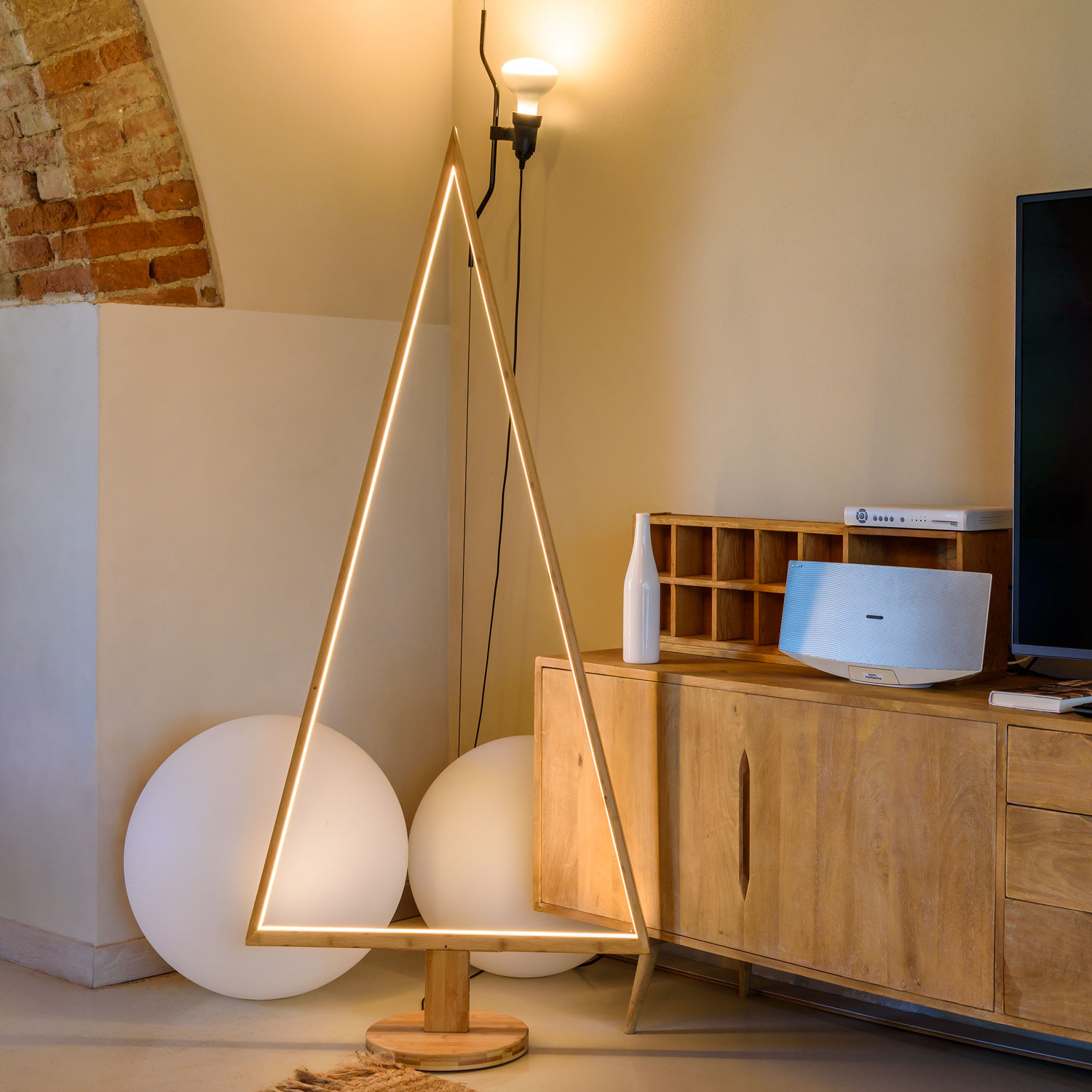 Albero Di Natale H 145 Cm, Legno Sbiancato Ed Illuminazione Interna RGB & Bianco Caldo