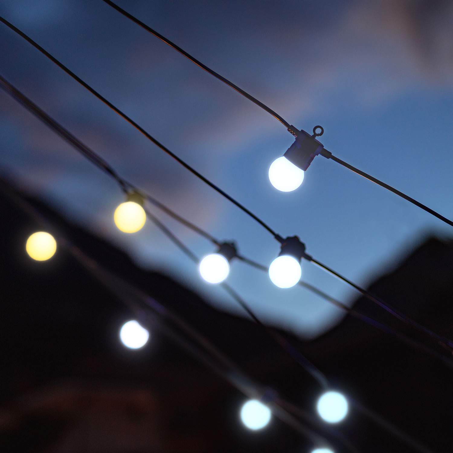 Catena Twinkly Party Light Festoon Gold Edition, 20 sfere, 10 metri 4 Catena Twinkly Party Light Festoon Gold Edition, 20 sfere, 10 metri 4