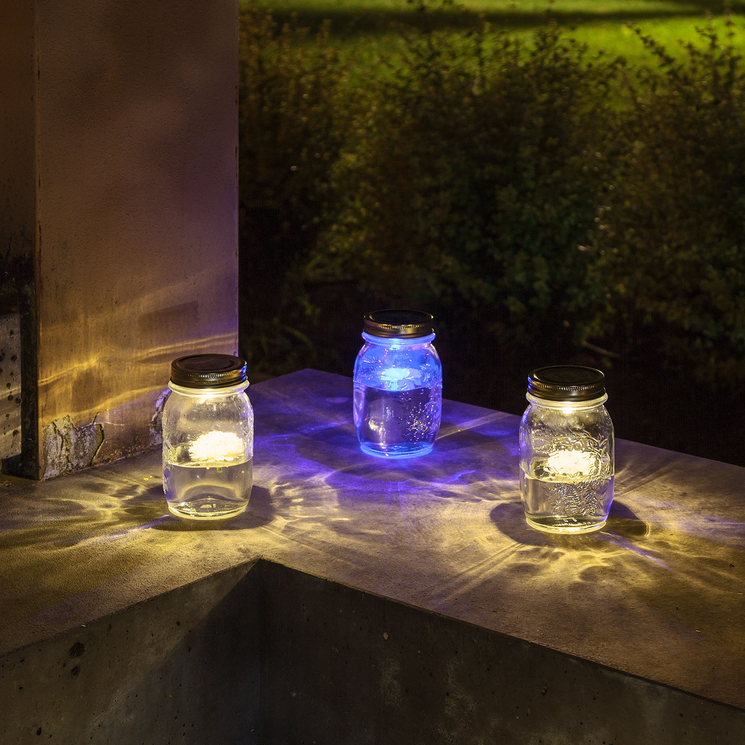 2 LED-Teelichter mit Batterie, warmweiß 3 2 LED-Teelichter mit Batterie, warmweiß 3