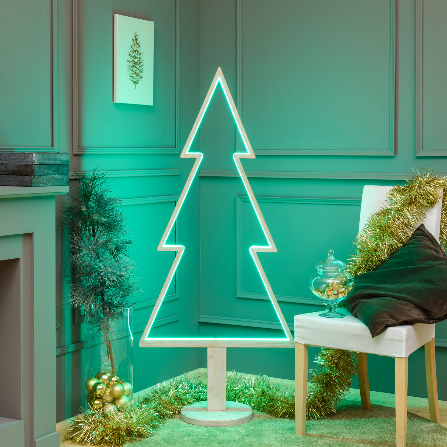 LED-Tannenbaum aus weißem Naturholz auf Fuß, 145 cm, RGB und warmweiß, Innenbereich 18 LED-Tannenbaum aus weißem Naturholz auf Fuß, 145 cm, RGB und warmweiß, Innenbereich 18