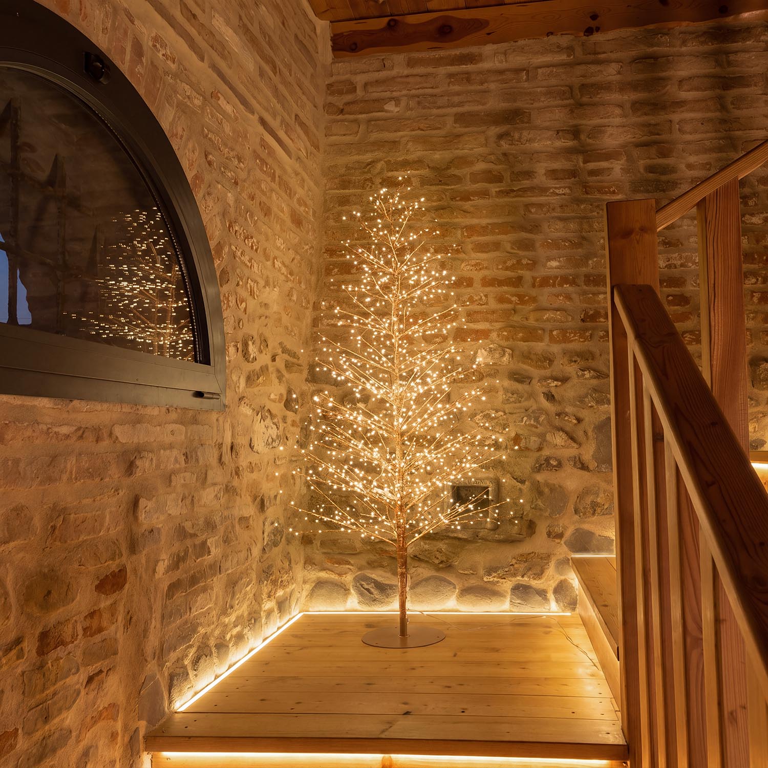 Albero Conico Tiglio oro rosa h 1,5 m, 1120 microled bianco caldo, uso interno 7