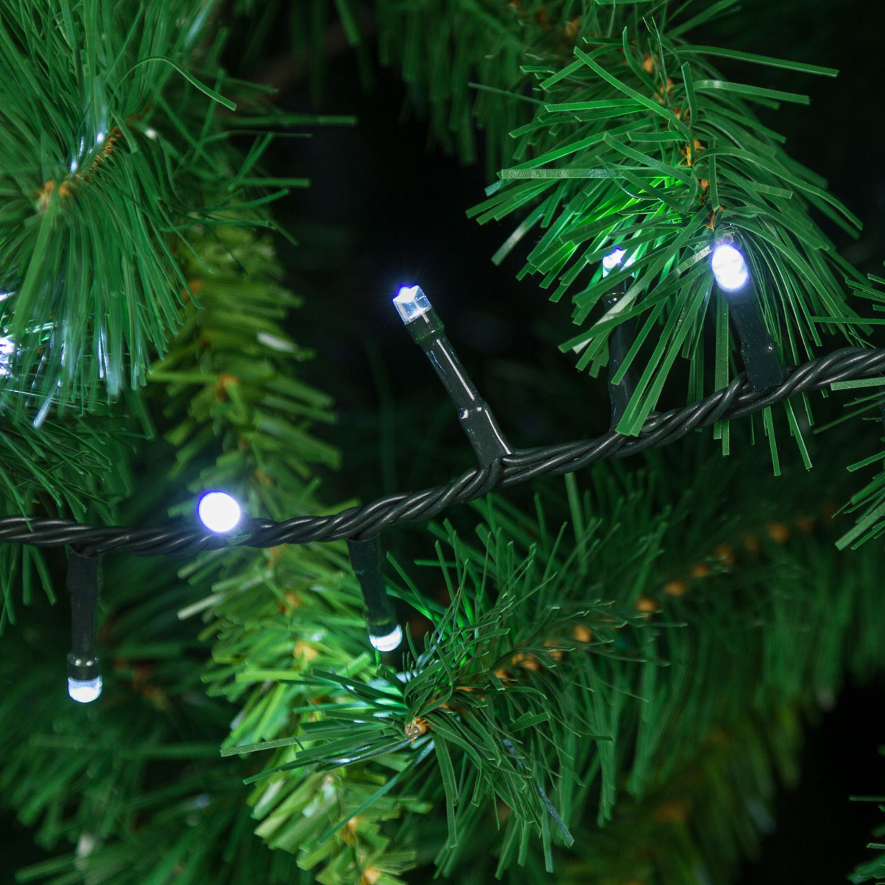 MiniCluster Lichterkette 30,5 m, 1500 LEDs kaltweiß 4 MiniCluster Lichterkette 30,5 m, 1500 LEDs kaltweiß 4