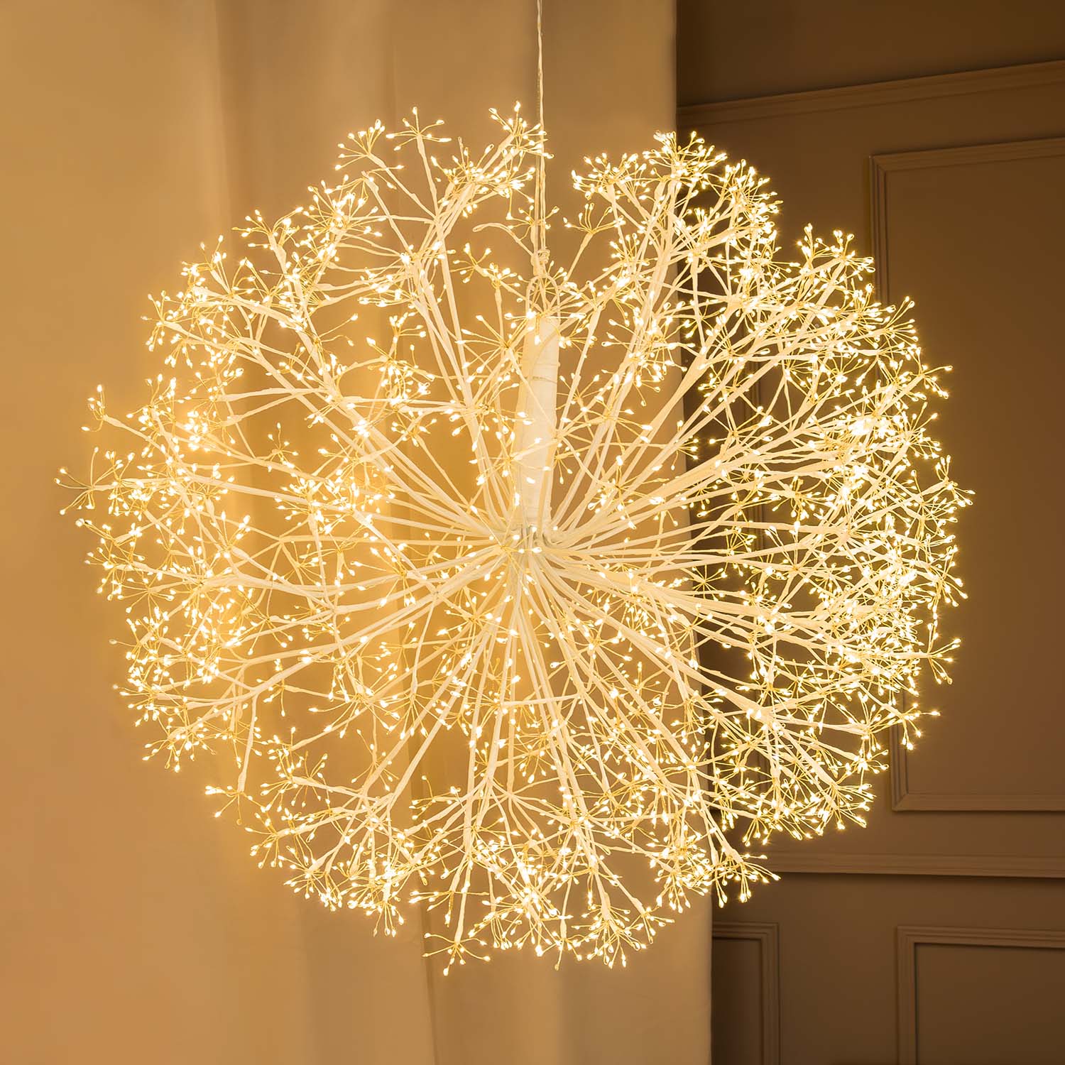 RICCO Sphere with White Branches, Ø 1 m, 3780 Warm White MicroLEDs, Indoor Use RICCO Sphere with White Branches, Ø 1 m, 3780 Warm White MicroLEDs, Indoor Use