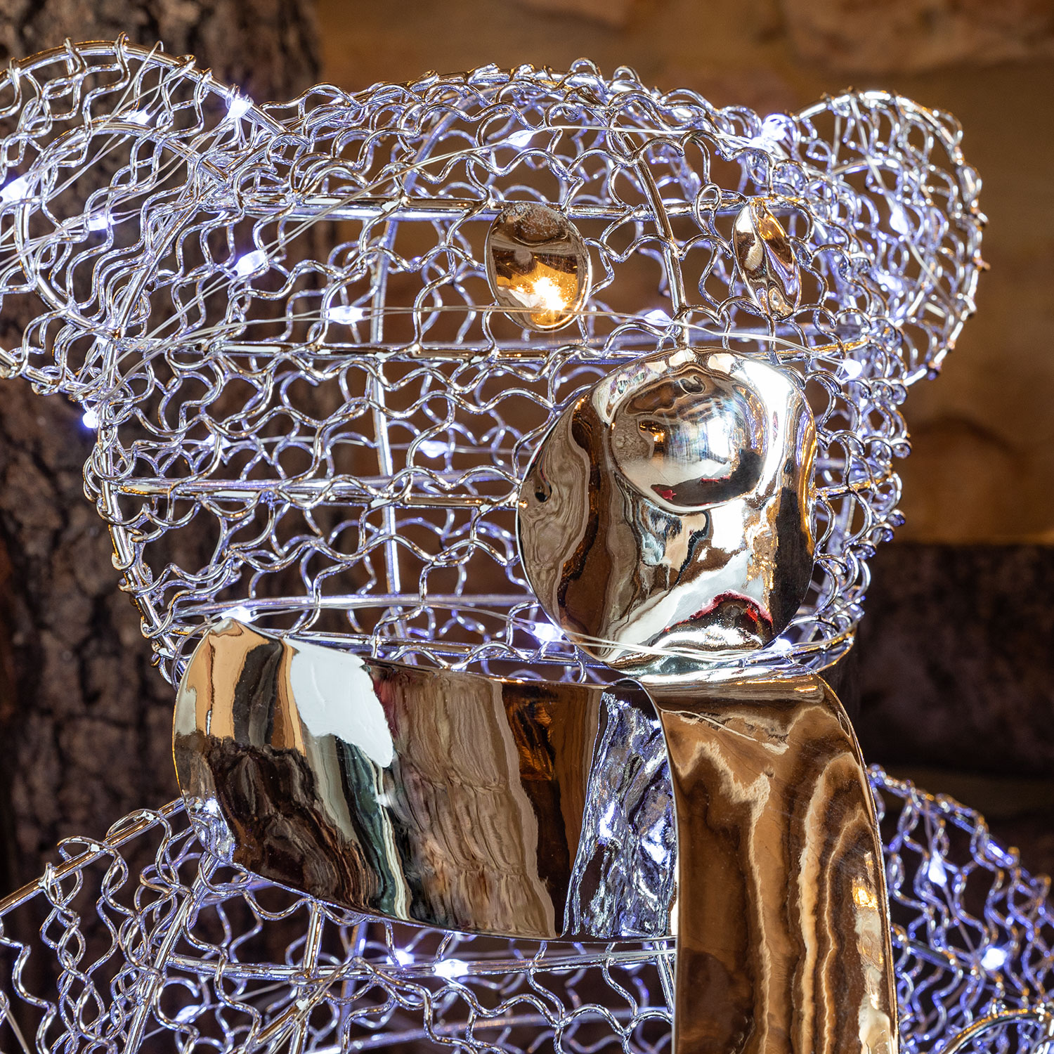 Sitzender Teddybär aus Silberdraht h 27 cm, 80 MicroLEDs kaltweiß 8 Sitzender Teddybär aus Silberdraht h 27 cm, 80 MicroLEDs kaltweiß 8
