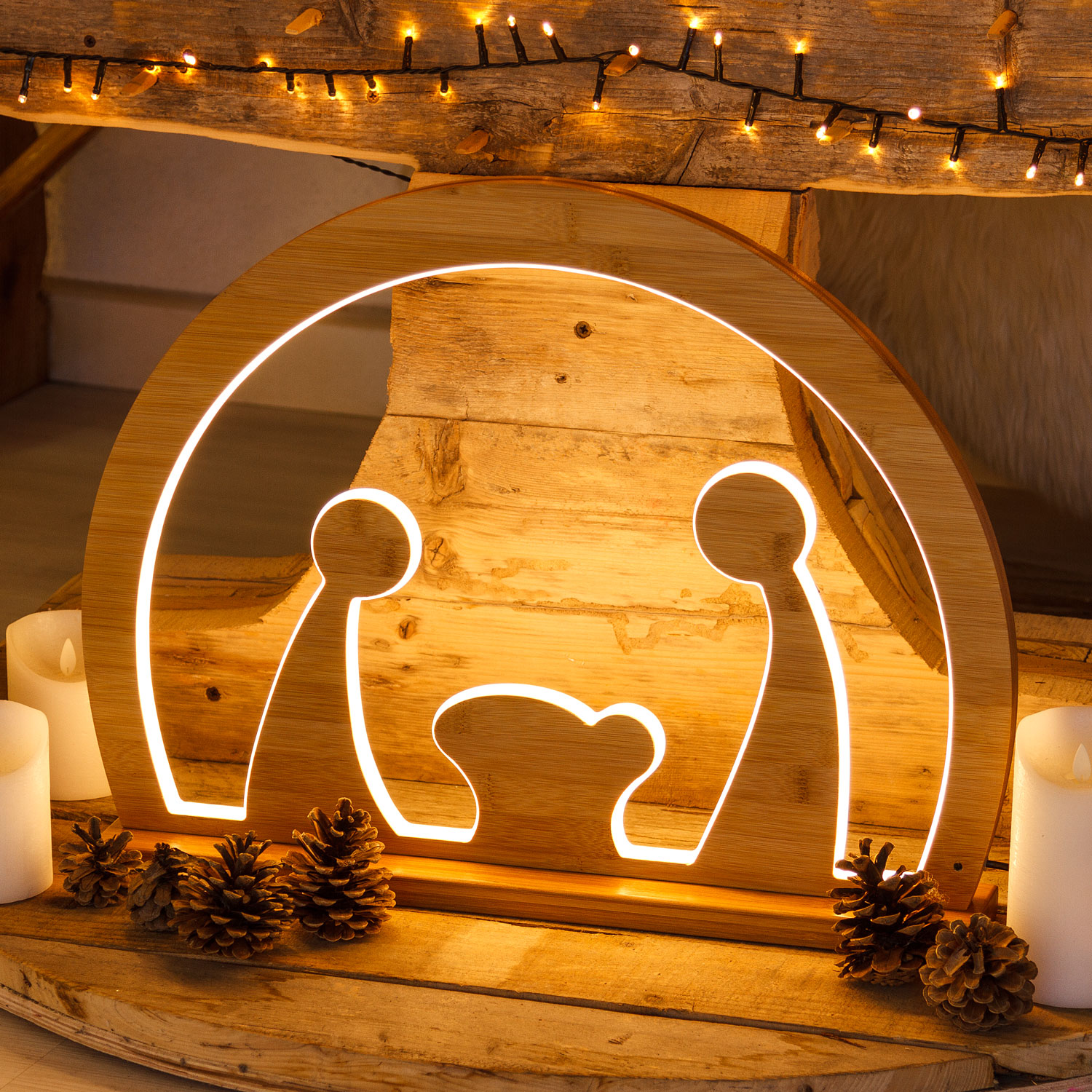 Crèche en bois naturel, h 42 cm, led blanc chaud Crèche en bois naturel, h 42 cm, led blanc chaud