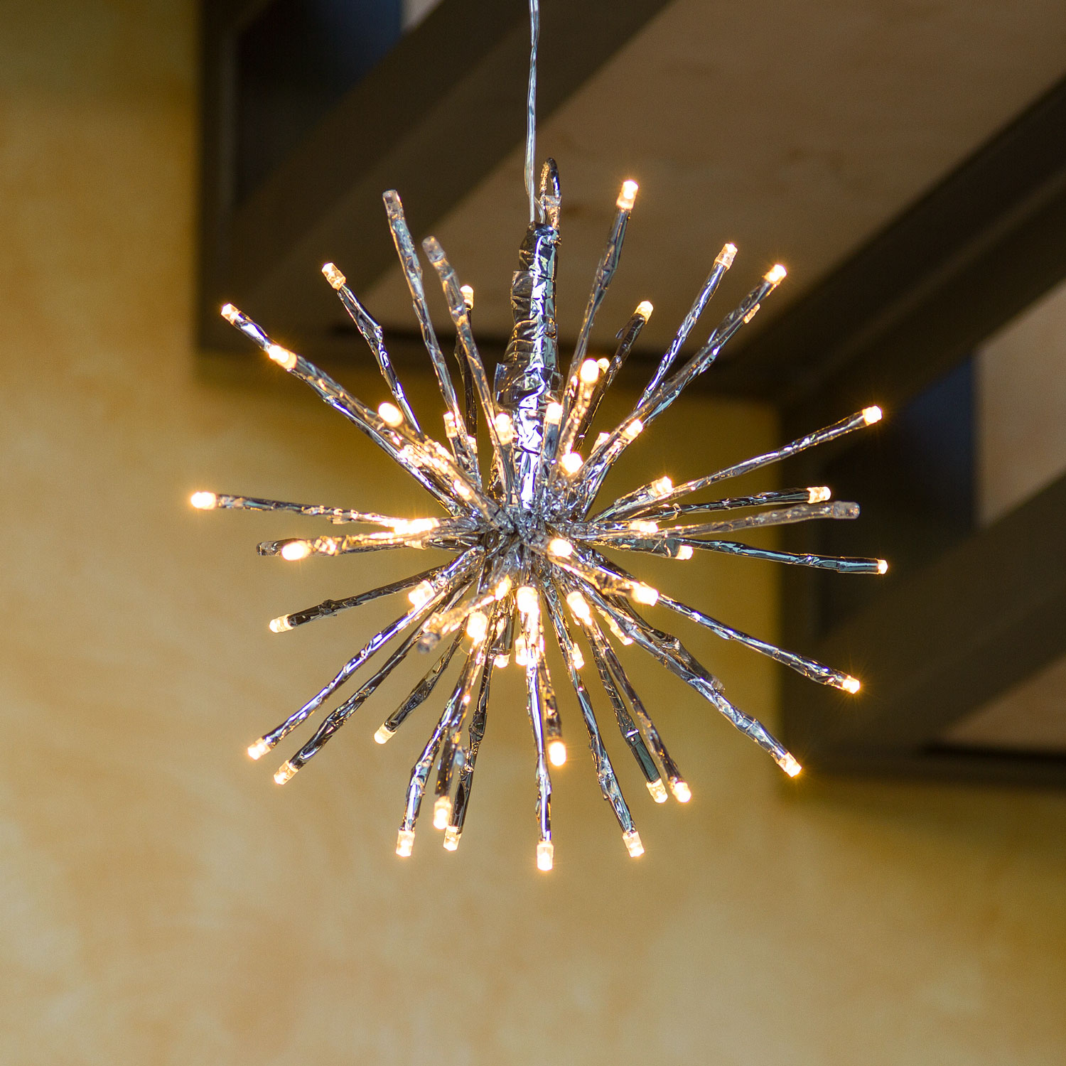 Silberner TWIGball, h 30 cm, 80 LEDs warmweiß 1 Silberner TWIGball, h 30 cm, 80 LEDs warmweiß 1