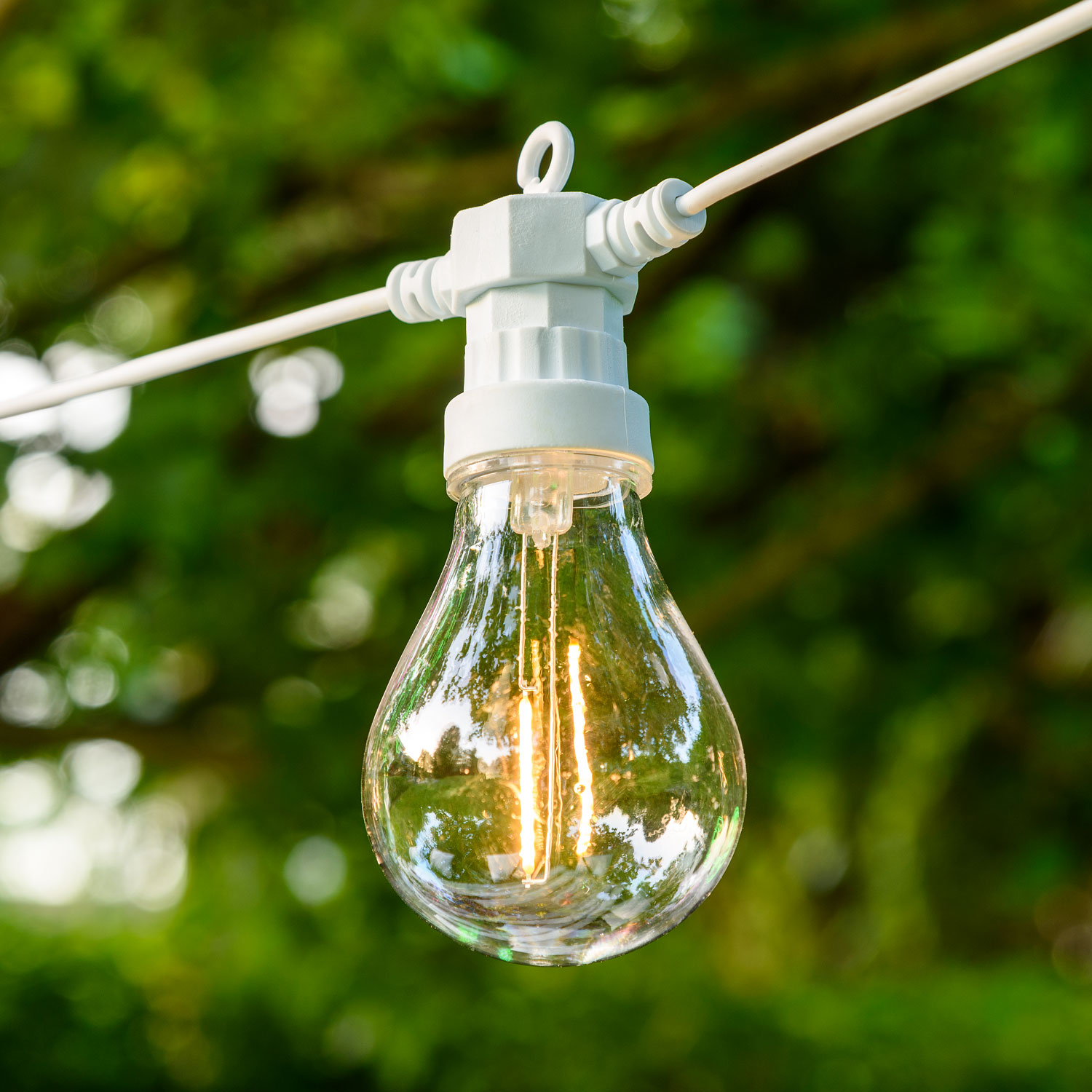 LED Filament-Lichterkette 5,5 m, 10 Tropfenbirnen, weißes Kabel 9 LED Filament-Lichterkette 5,5 m, 10 Tropfenbirnen, weißes Kabel 9
