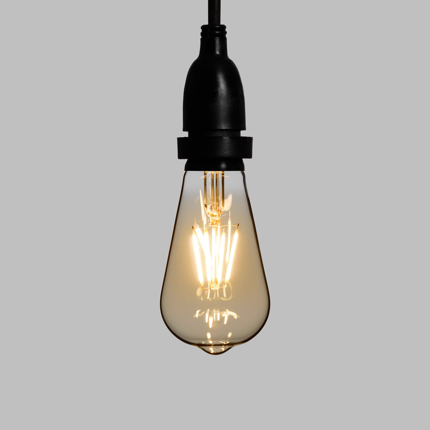 Catena 5 m, 8 lampadine led pendenti Edison Ø 64 mm di 4 Watt, h 30 cm, prolungabile 2 Catena 5 m, 8 lampadine led pendenti Edison Ø 64 mm di 4 Watt, h 30 cm, prolungabile 2