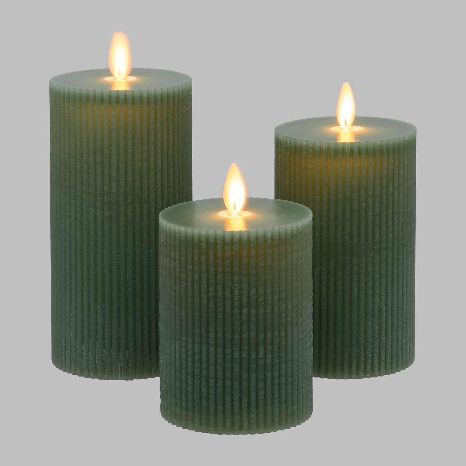 Set von 3 grünen Wachskerzen mit Rippenmuster, bewegliche Flamme 3 Set von 3 grünen Wachskerzen mit Rippenmuster, bewegliche Flamme 3