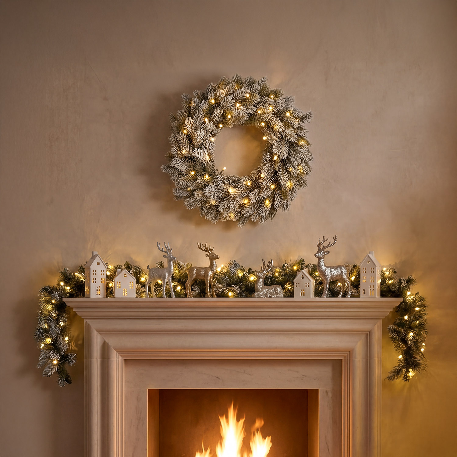 Alpino-Tannenkranz mit Schnee-Effekt, 50 integrierte warmweiße LEDs