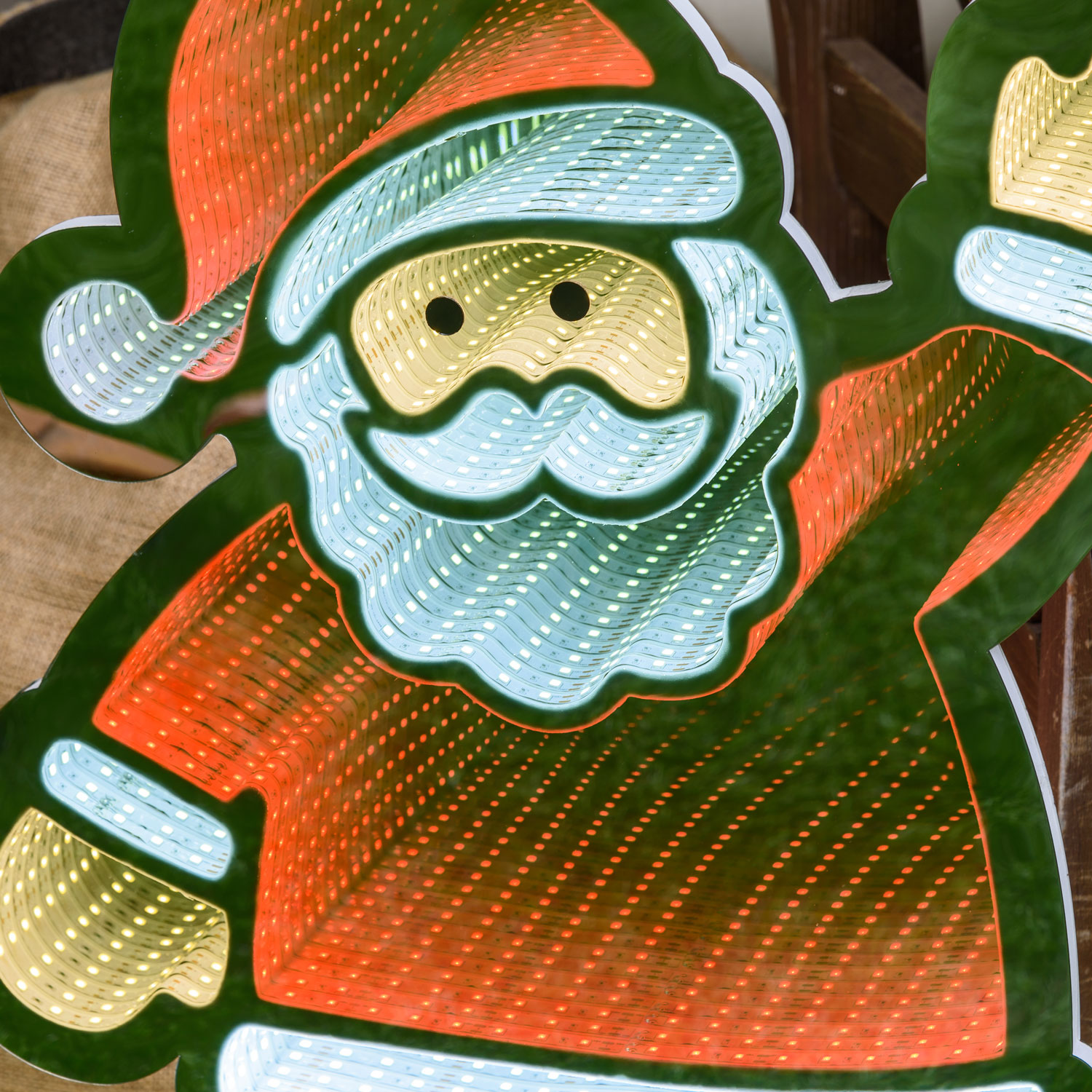 LED-Weihnachtsmann Infinity Mirror beidseitig, h 74 cm, multicolor LEDs 6 LED-Weihnachtsmann Infinity Mirror beidseitig, h 74 cm, multicolor LEDs 6