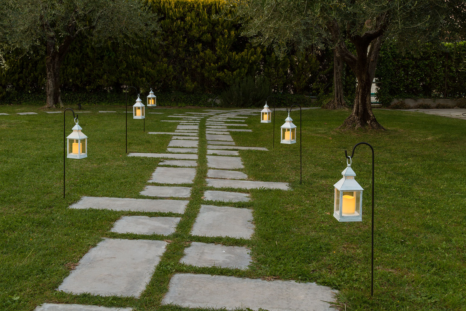 4er Set Schwarzer Laternenstab h 110 cm 6 4er Set Schwarzer Laternenstab h 110 cm 6