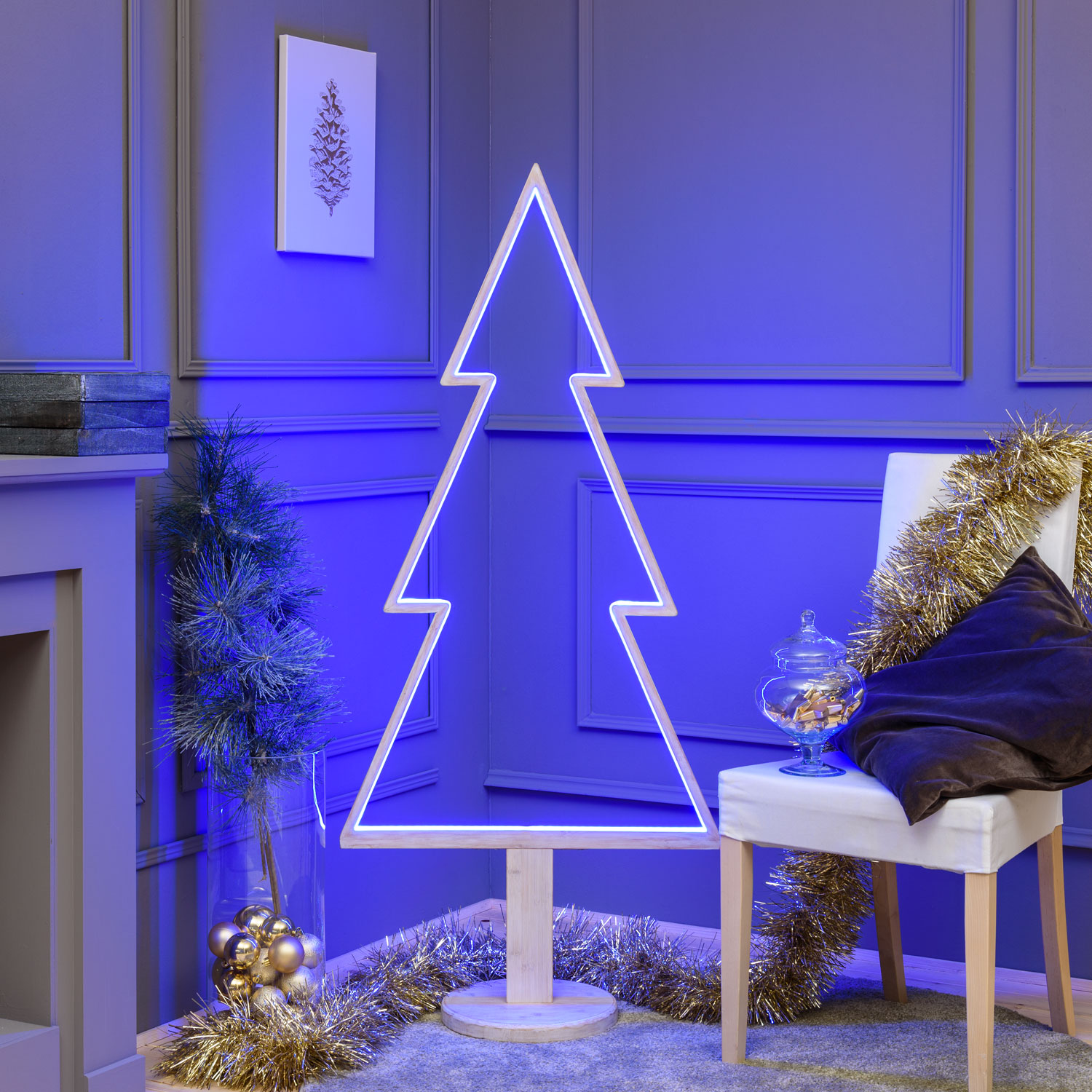 LED-Tannenbaum aus weißem Naturholz auf Fuß, 145 cm, RGB und warmweiß, Innenbereich 16 LED-Tannenbaum aus weißem Naturholz auf Fuß, 145 cm, RGB und warmweiß, Innenbereich 16