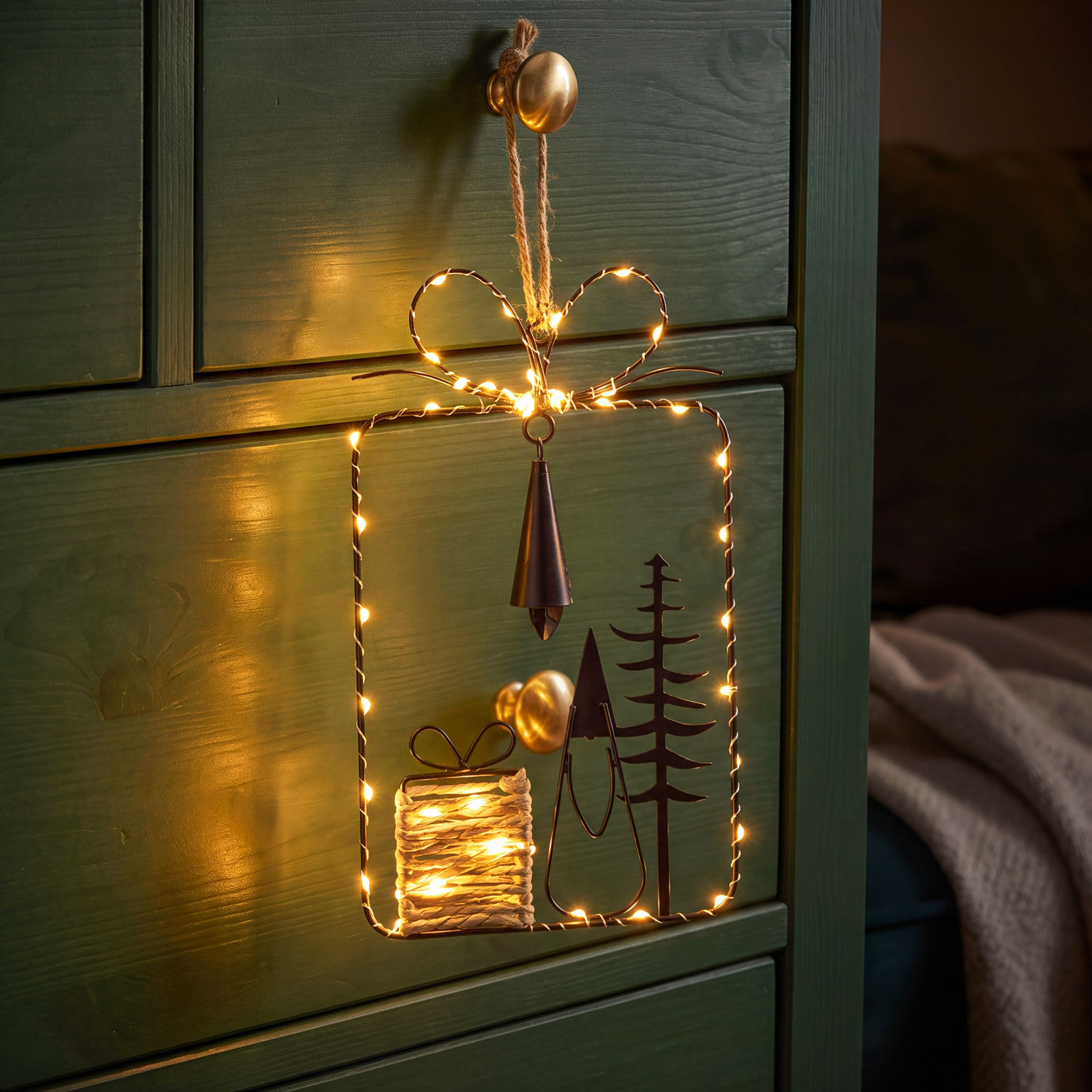 Paquet de Noël à piles, à suspendre, h 28 cm, métal noir et MicroLED blanc chaud
