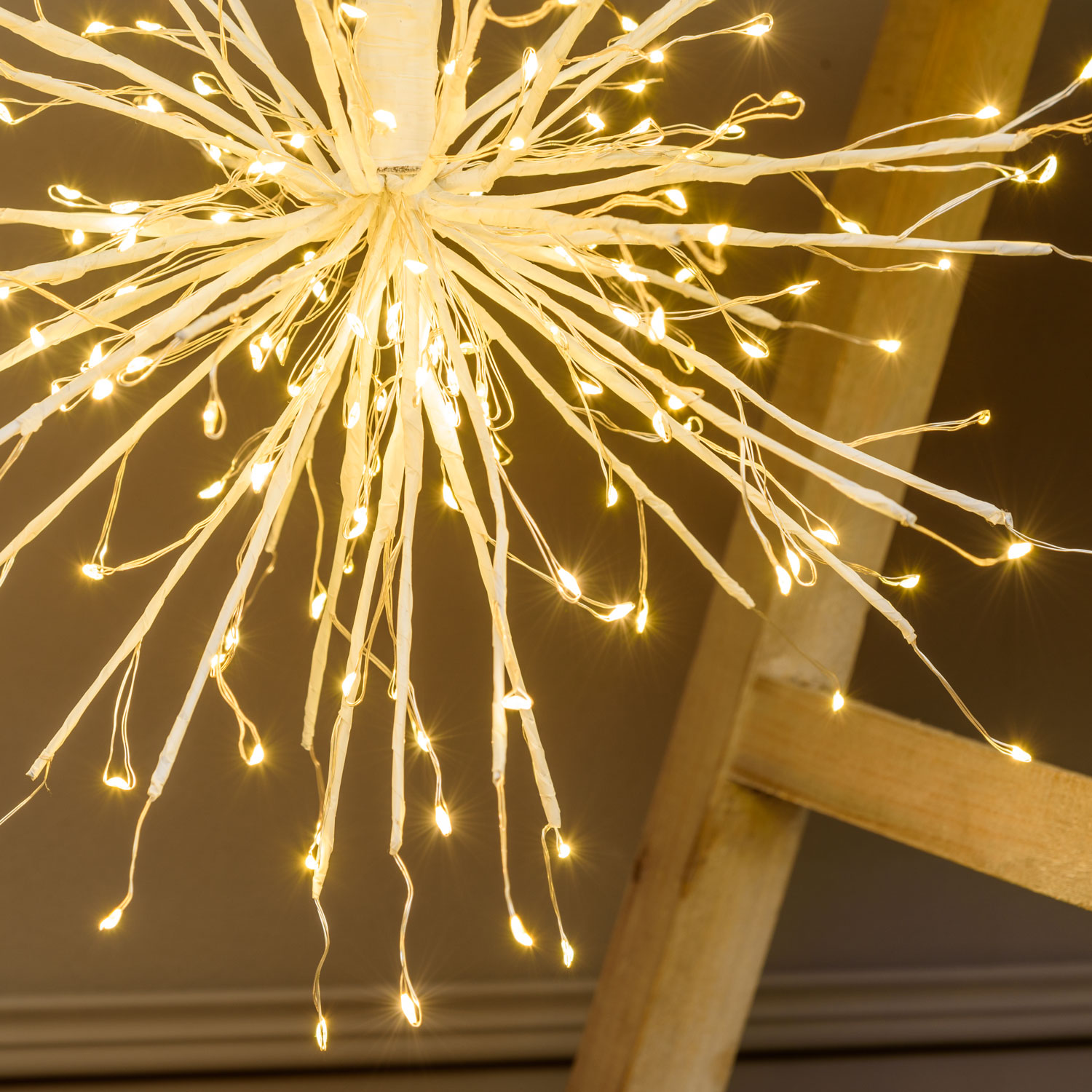 TWIGball Tiglio bianca, 35 cm, 200 microled bianco caldo, interno 8 TWIGball Tiglio bianca, 35 cm, 200 microled bianco caldo, interno 8