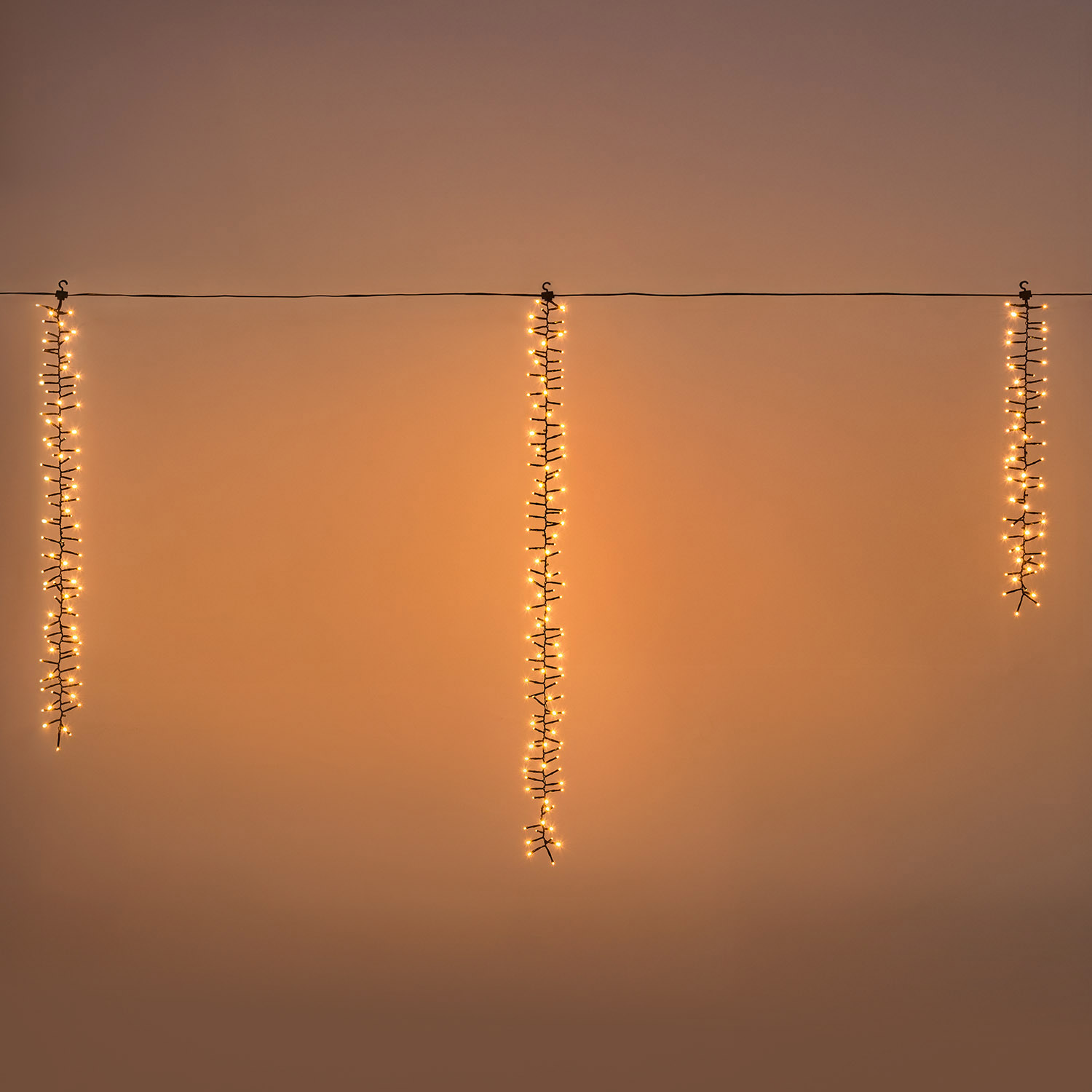 Cascada de luces Connect+ 3 festones, 300 led blanco cálido, cable verde, prolongable 7 Cascada de luces Connect+ 3 festones, 300 led blanco cálido, cable verde, prolongable 7