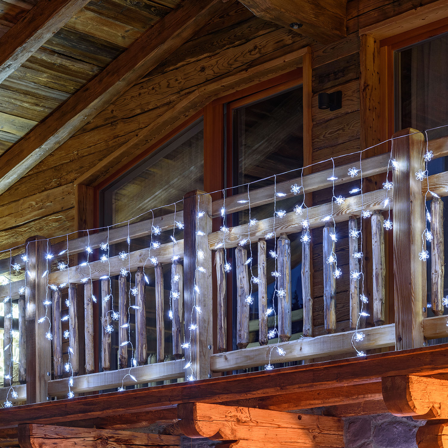 Stalactite 3,75 x h 1 m, 136 flocons de neige, led blanc froid 1 Stalactite 3,75 x h 1 m, 136 flocons de neige, led blanc froid 1