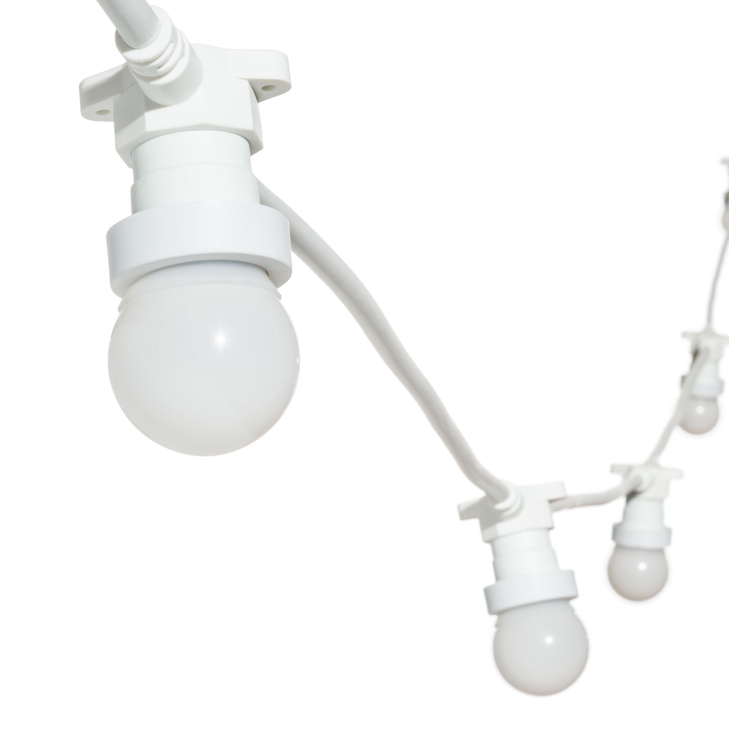 Guirnalda 5m con 5 bombillas led de 1,2W globo Ø 45mm de plástico Guirnalda 5m con 5 bombillas led de 1,2W globo Ø 45mm de plástico