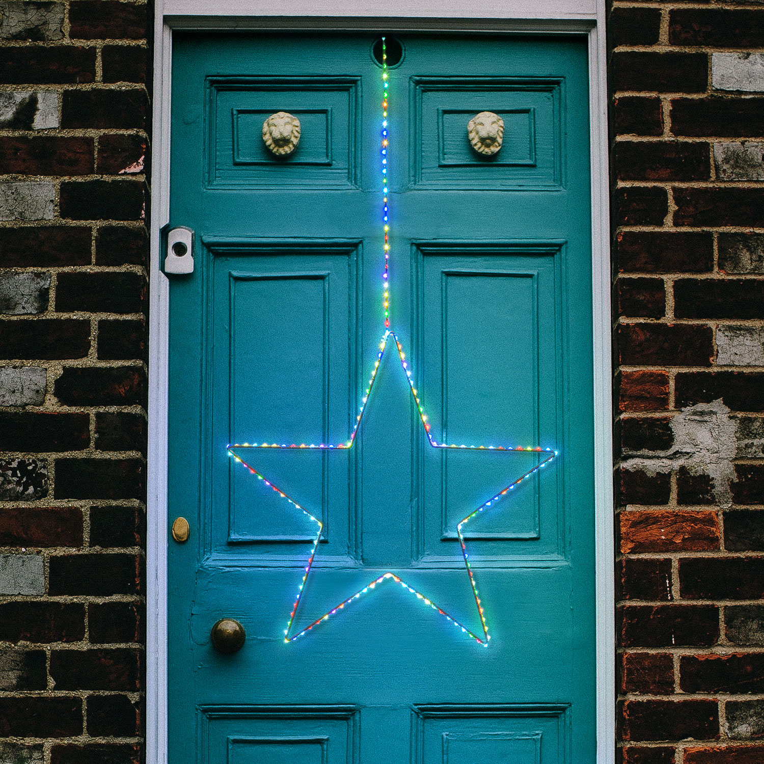 Stern aus weißem Metall zum Aufhängen Ø 55 cm, 163 Micro LEDs RGB farbwechselnd Stern aus weißem Metall zum Aufhängen Ø 55 cm, 163 Micro LEDs RGB farbwechselnd