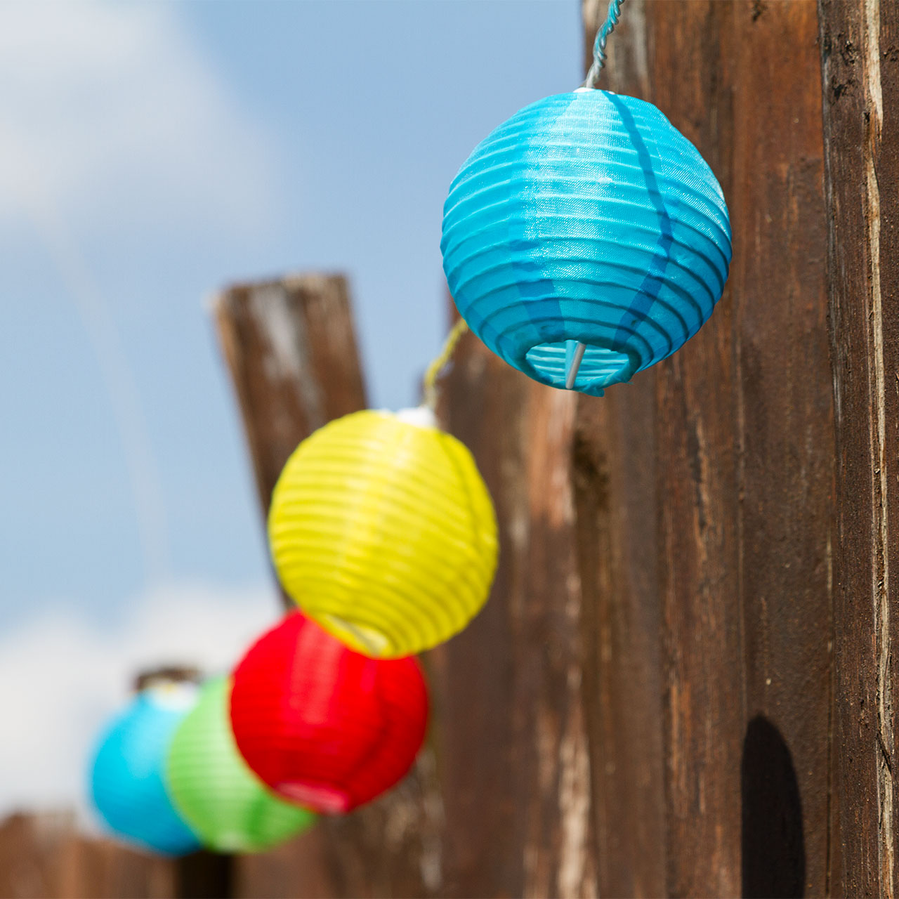 Dekolichterkette 5,25 m, 16 bunte Lampions mit kaltweißen LEDs 8 Dekolichterkette 5,25 m, 16 bunte Lampions mit kaltweißen LEDs 8