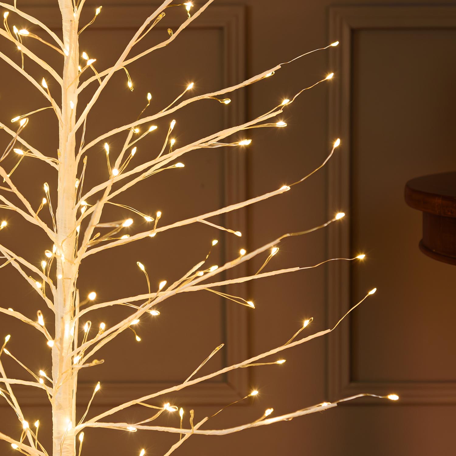 Albero Ramo Tiglio bianco 1,2 m, 330 microled bianco caldo, uso interno 3 Albero Ramo Tiglio bianco 1,2 m, 330 microled bianco caldo, uso interno 3
