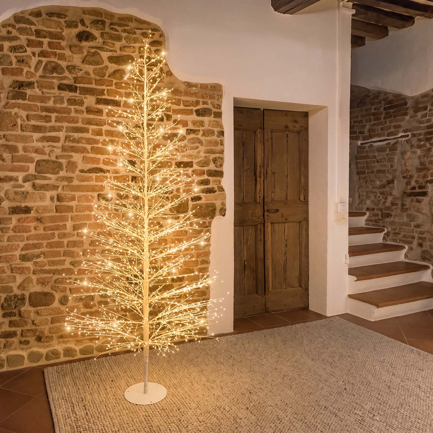 Albero Conico Tiglio bianco h 2,3 m, 2432 microled bianco caldo, uso interno