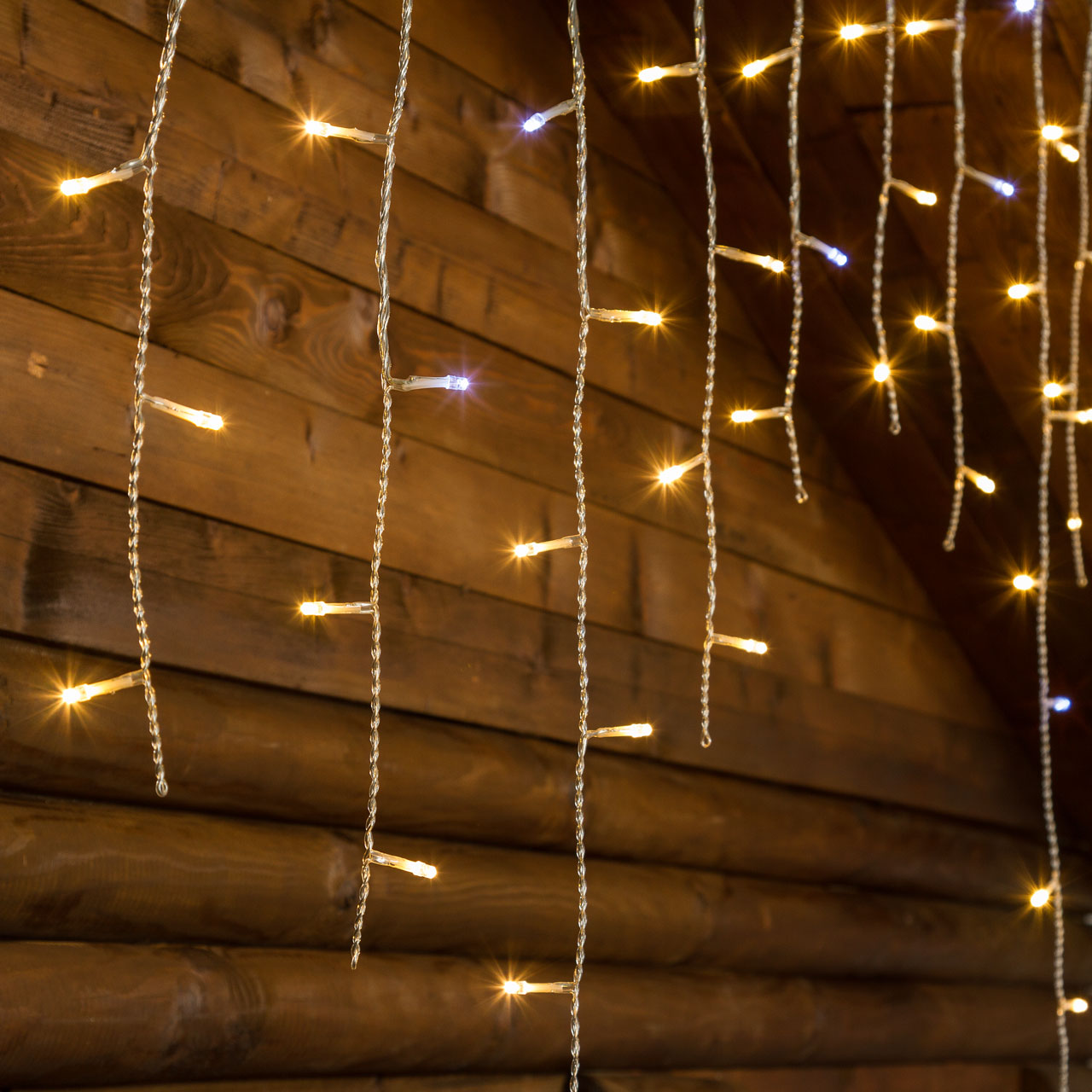 Eiszapfen-Lichterkette 2,7 x h 0,8 m, 66 LEDs warm- und kaltweiß 4 Eiszapfen-Lichterkette 2,7 x h 0,8 m, 66 LEDs warm- und kaltweiß 4