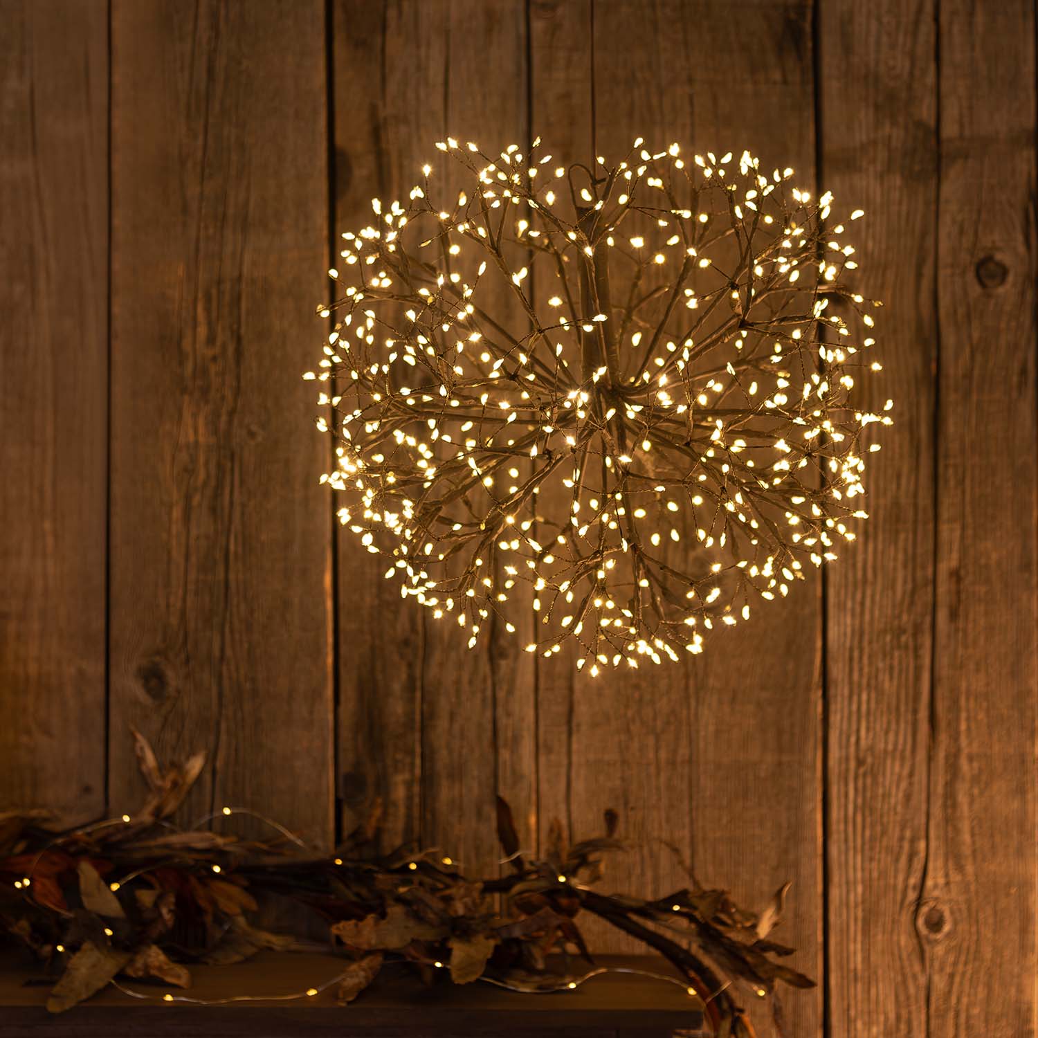 RICCO Sphere with Brown Branches, Ø 40 cm, 576 Warm White MicroLEDs, Indoor Use RICCO Sphere with Brown Branches, Ø 40 cm, 576 Warm White MicroLEDs, Indoor Use