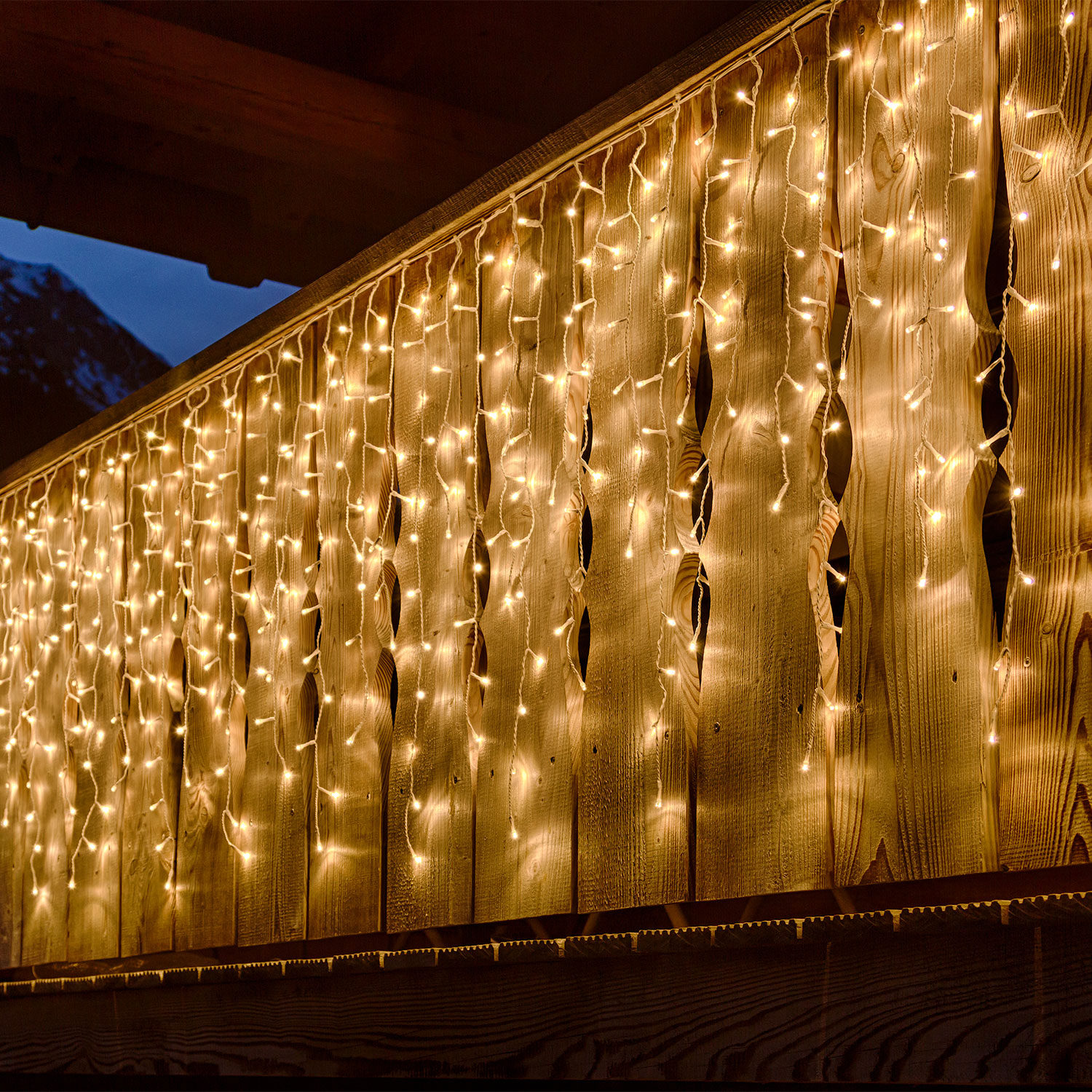 Eisregen-Lichterkette 3,5 x h 0,85 m, 432 LEDs warmweiß Eisregen-Lichterkette 3,5 x h 0,85 m, 432 LEDs warmweiß