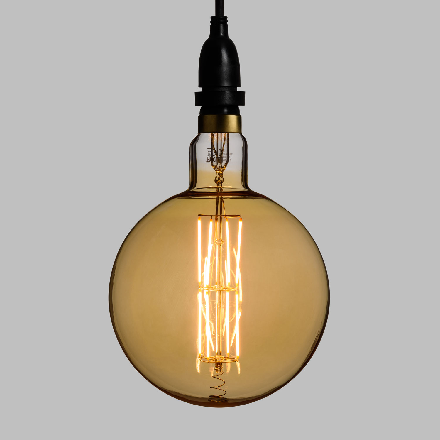 Ampoule maxi globe 8 Watt Ø 200 mm dimmable en suspension, câble noir (2 m) 4 Ampoule maxi globe 8 Watt Ø 200 mm dimmable en suspension, câble noir (2 m) 4
