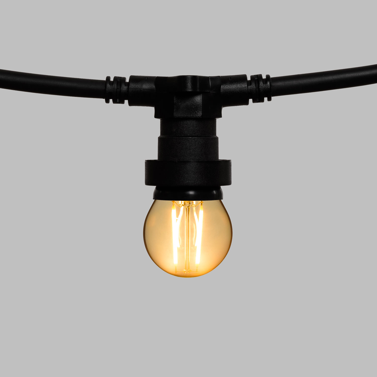 Catena 5 m, 8 lampadine led globo Ø 45 mm di 2 Watt, cavo nero, prolungabile 2 Catena 5 m, 8 lampadine led globo Ø 45 mm di 2 Watt, cavo nero, prolungabile 2