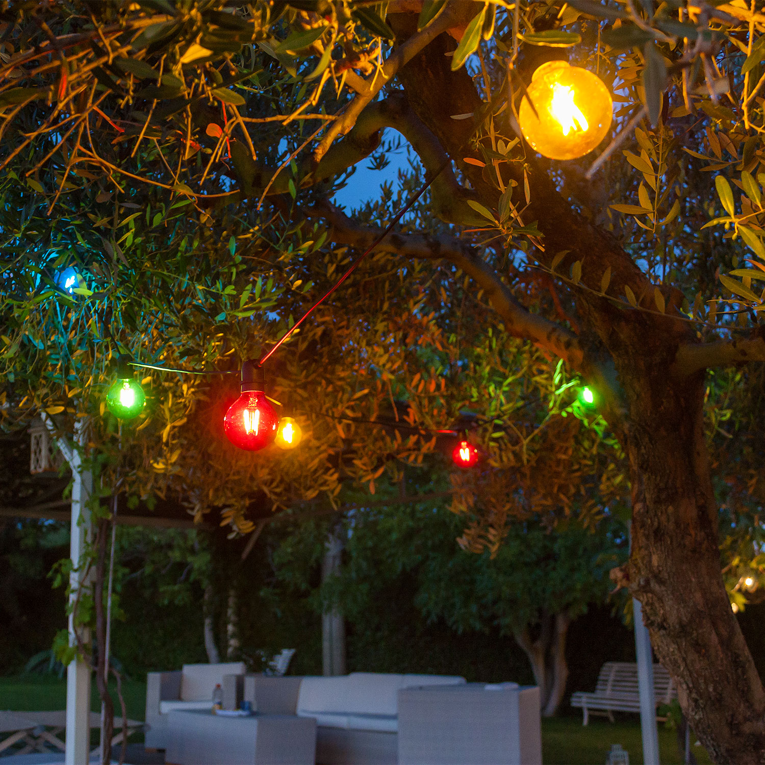 Catena Party 8 m, 10 lampadine globo colorate Ø 80 mm, led bianco caldo, prolungabile 3 Catena Party 8 m, 10 lampadine globo colorate Ø 80 mm, led bianco caldo, prolungabile 3