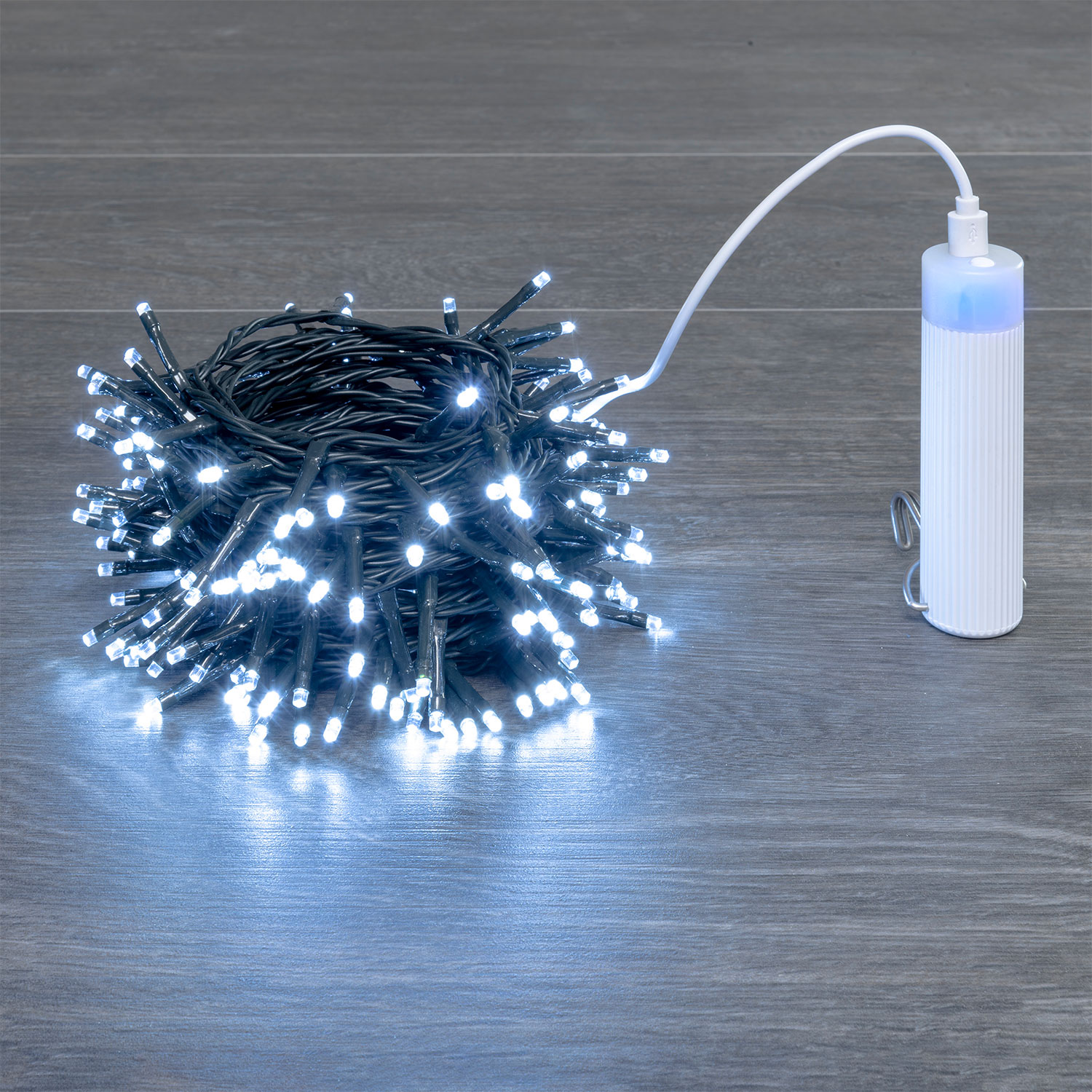 Guirnalda con batería Power Bank 10 m, 200 miniled blanco frío, cable verde Guirnalda con batería Power Bank 10 m, 200 miniled blanco frío, cable verde