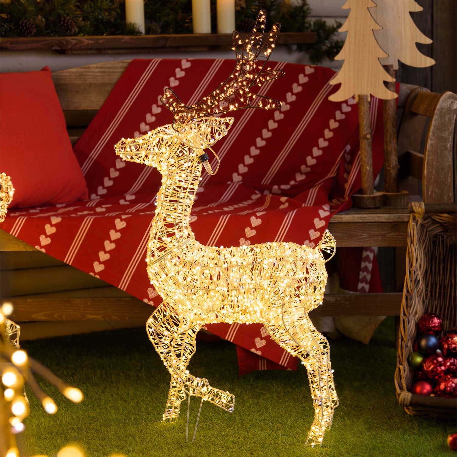 Renna con zampa alzata 3D, h 80 cm, microled bianco caldo e freddo, uso interno Renna con zampa alzata 3D, h 80 cm, microled bianco caldo e freddo, uso interno