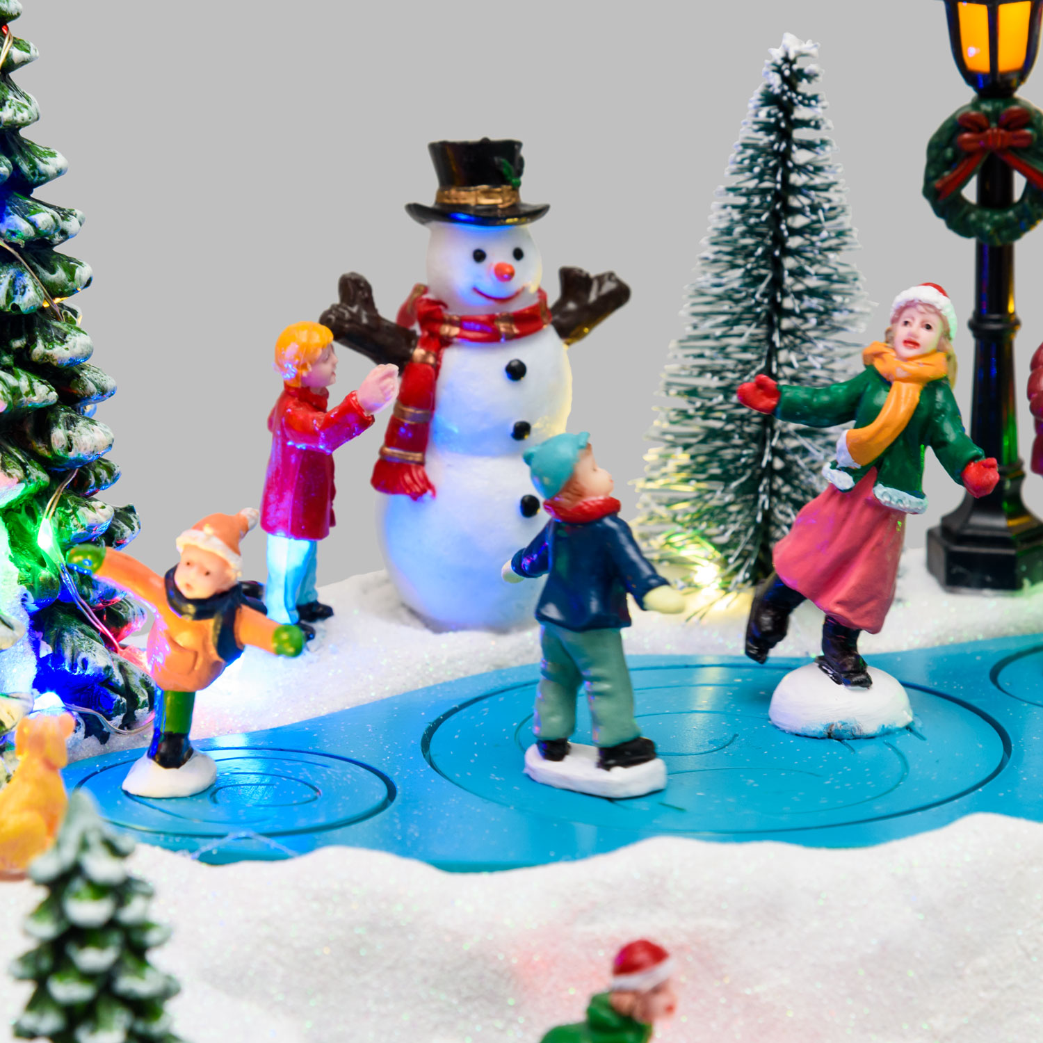 Pueblo de Navidad, Paisaje nevado con Patinadores en movimiento giratorio, h 15 cm, villancicos 8 Pueblo de Navidad, Paisaje nevado con Patinadores en movimiento giratorio, h 15 cm, villancicos 8