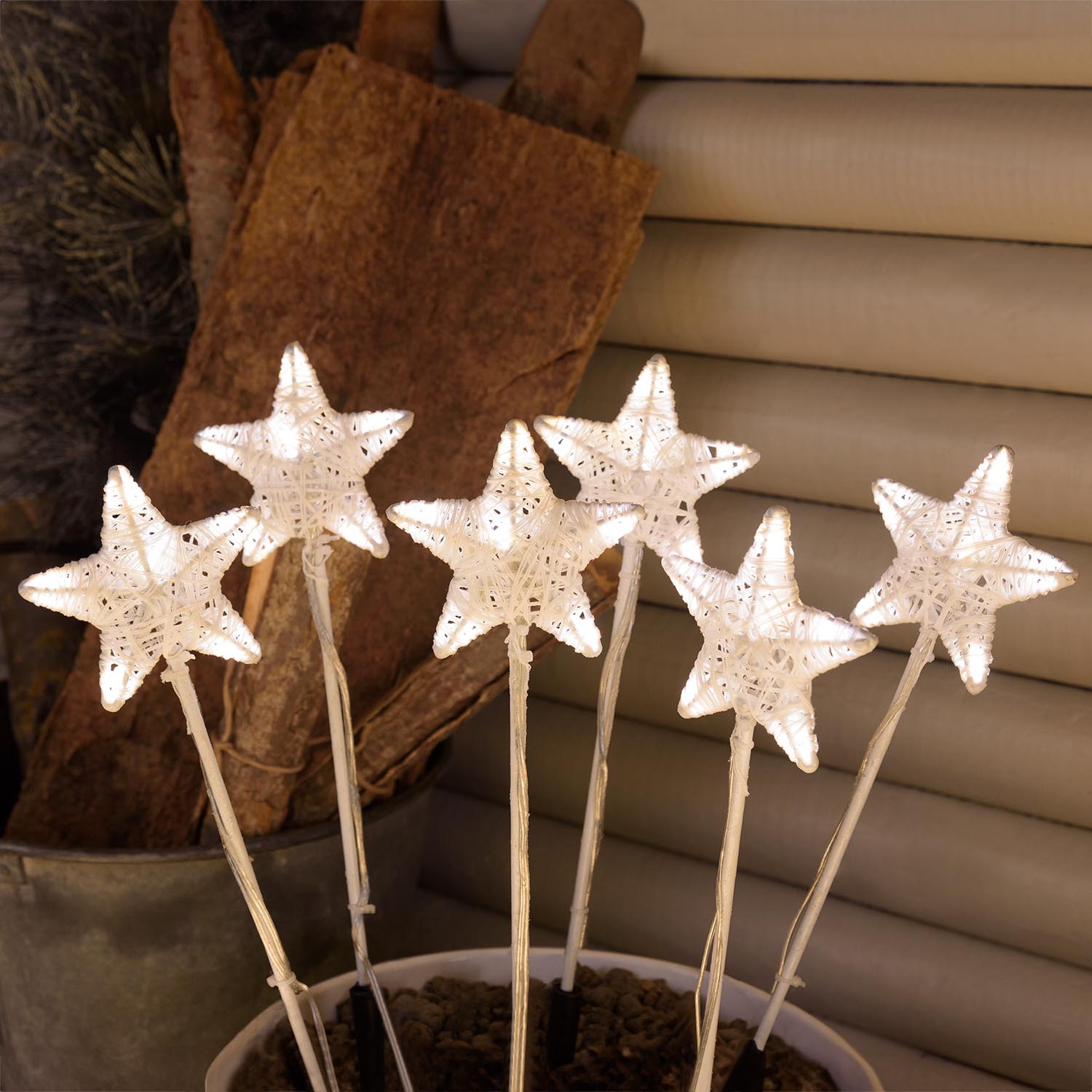 Lot de 6 Étoiles 3D Ø 10 cm avec piquet, 36 aux deux couleurs LED blanc chaud et froid 5 Lot de 6 Étoiles 3D Ø 10 cm avec piquet, 36 aux deux couleurs LED blanc chaud et froid 5