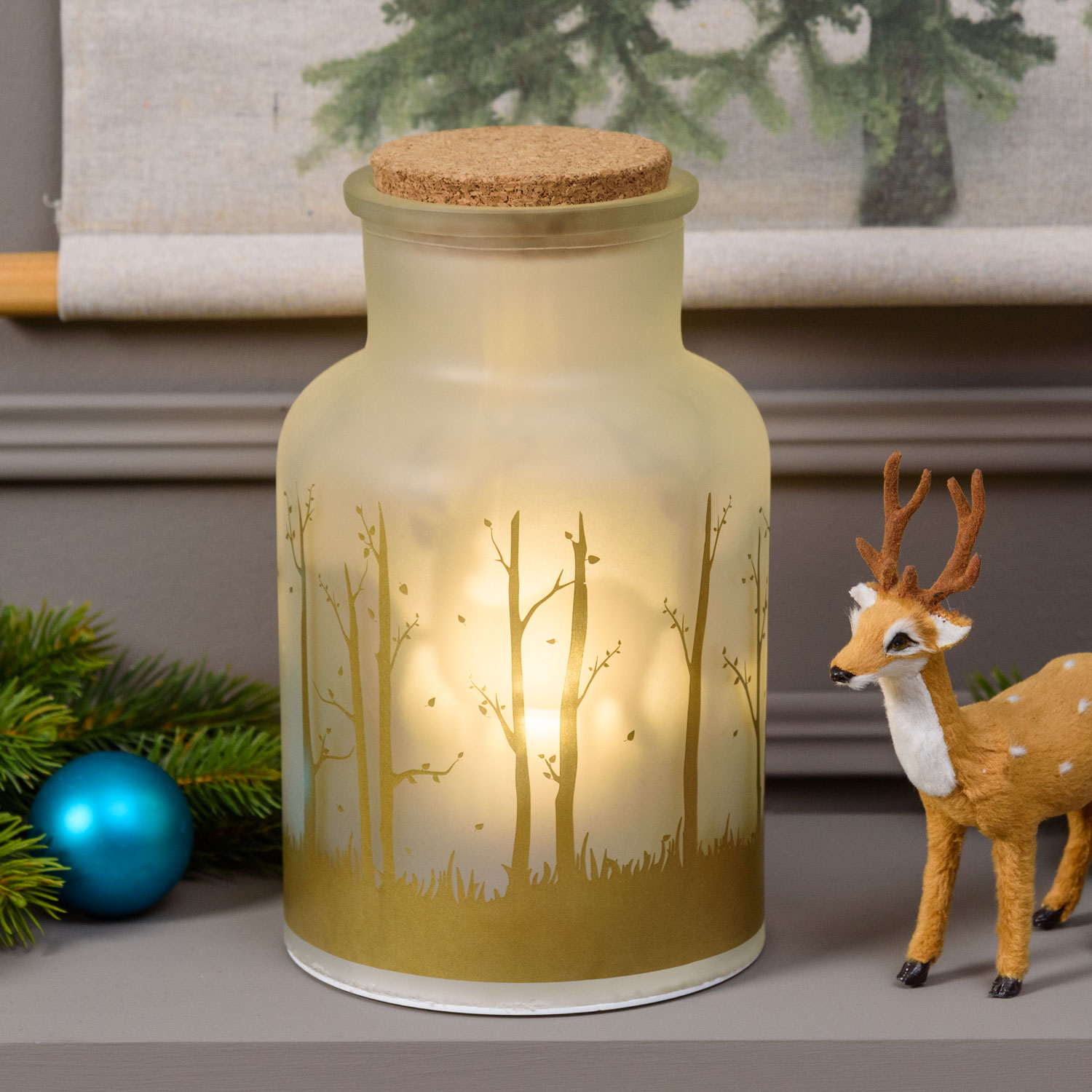 Magic White Glass Vase with Rotating Projection Reindeer, battery operated, 25 cm Magic White Glass Vase with Rotating Projection Reindeer, battery operated, 25 cm