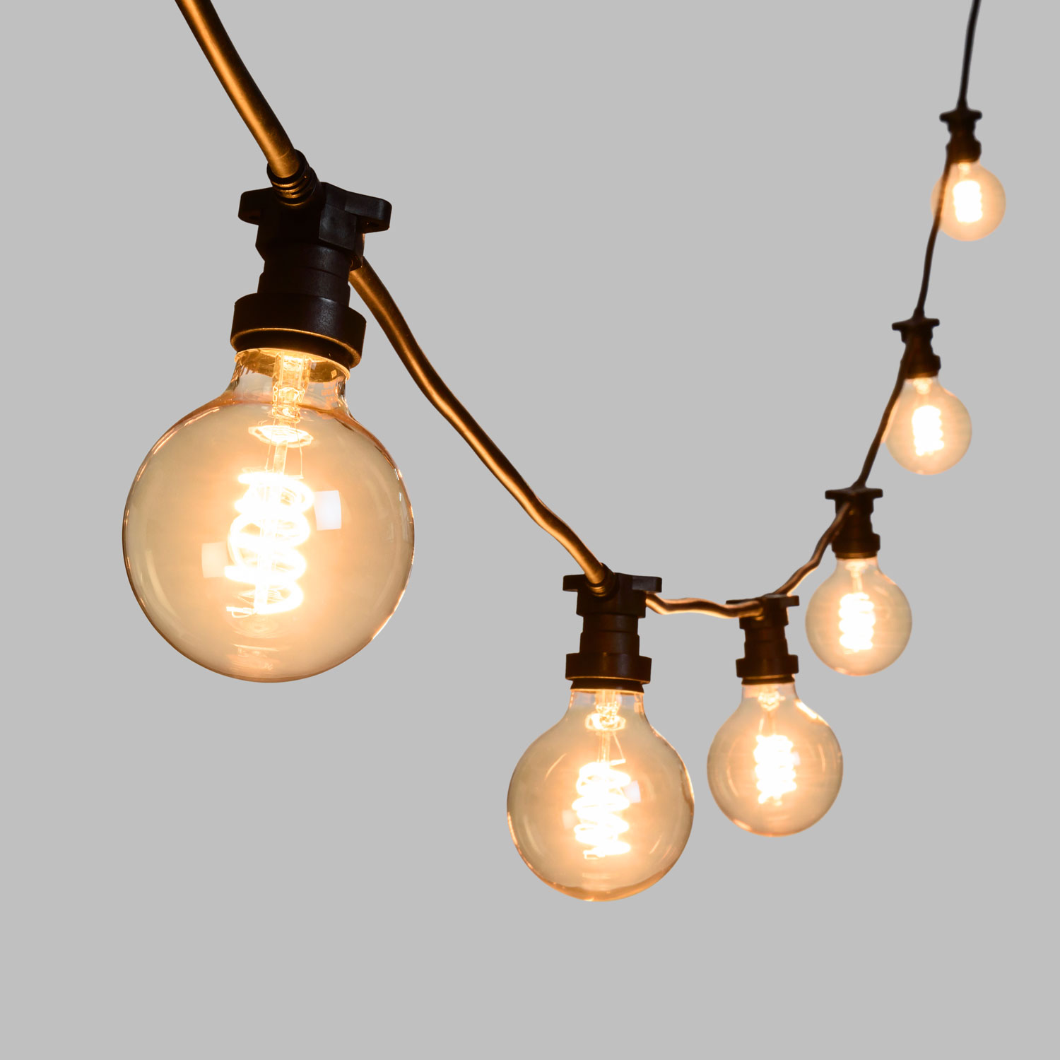 5m Lichterkette, 8 LED Globo Birnen 4 Watt Ø 95 mm, Spiral, schwarzes Kabel, erweiterbar 4 5m Lichterkette, 8 LED Globo Birnen 4 Watt Ø 95 mm, Spiral, schwarzes Kabel, erweiterbar 4