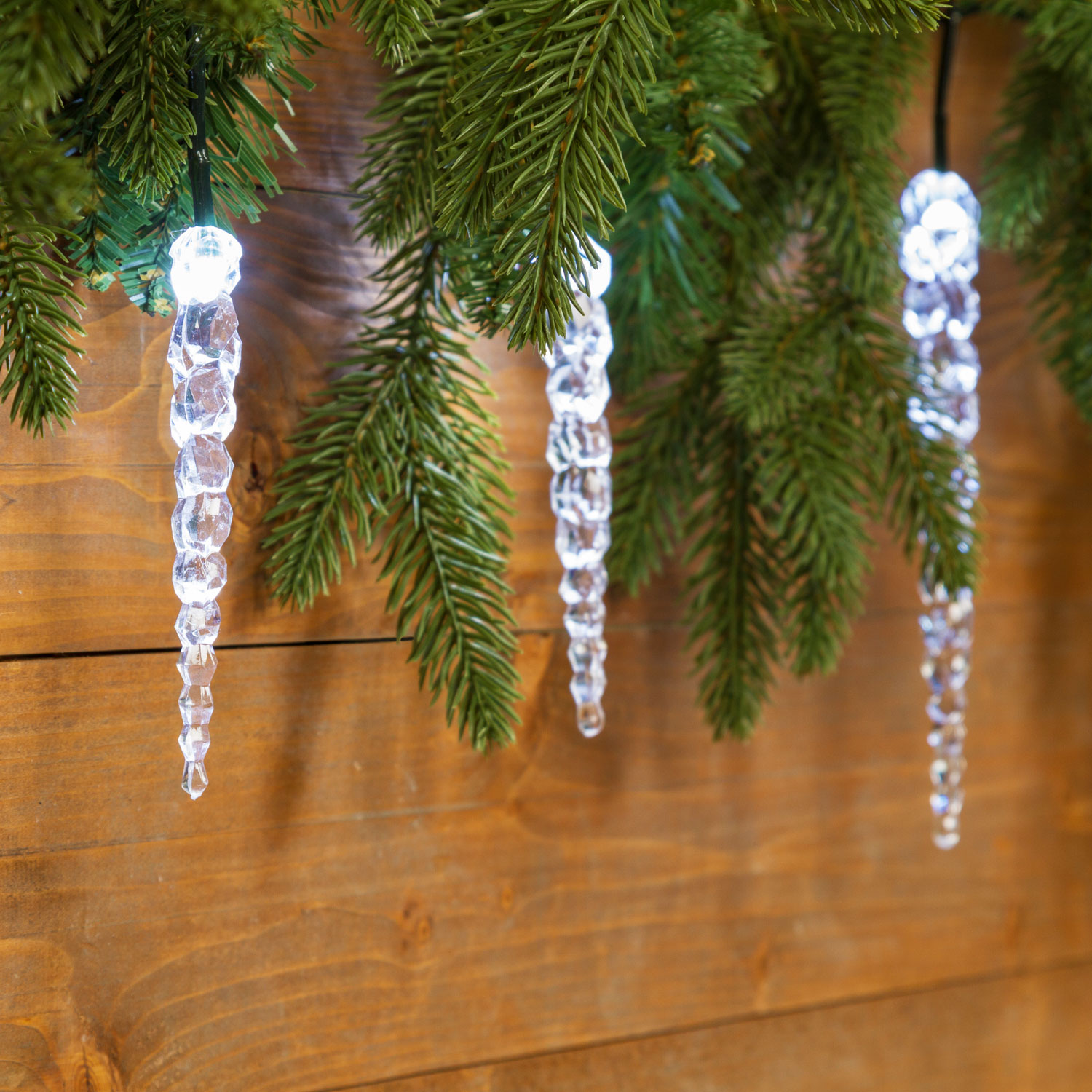 Dekolichterkette 8 m, 40 LED-Eiszapfen kaltweiß 8 Dekolichterkette 8 m, 40 LED-Eiszapfen kaltweiß 8